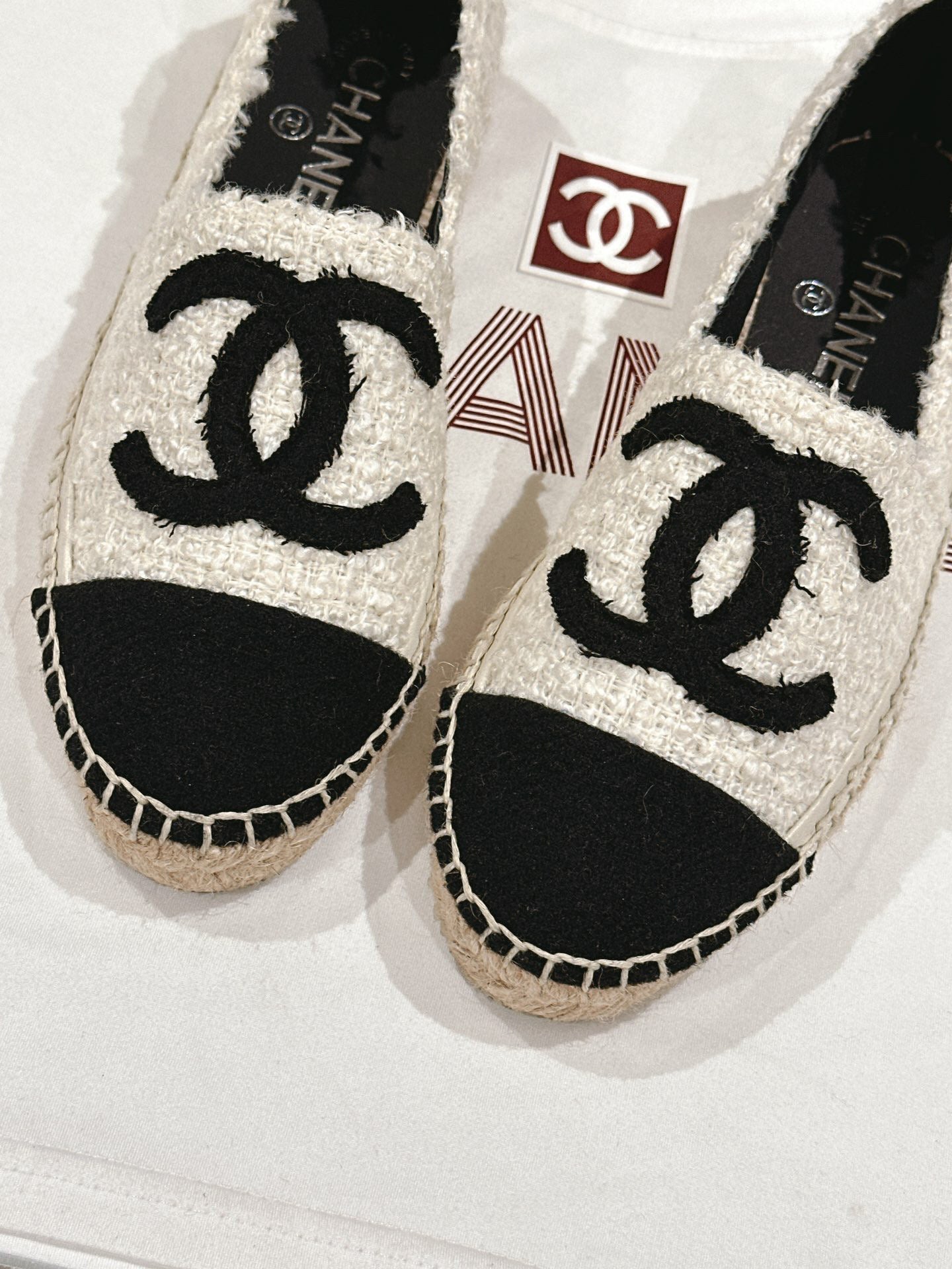 ESPADRILLES LOAFERS IN WHITE TWEED WITH BLACK LOGO - 34