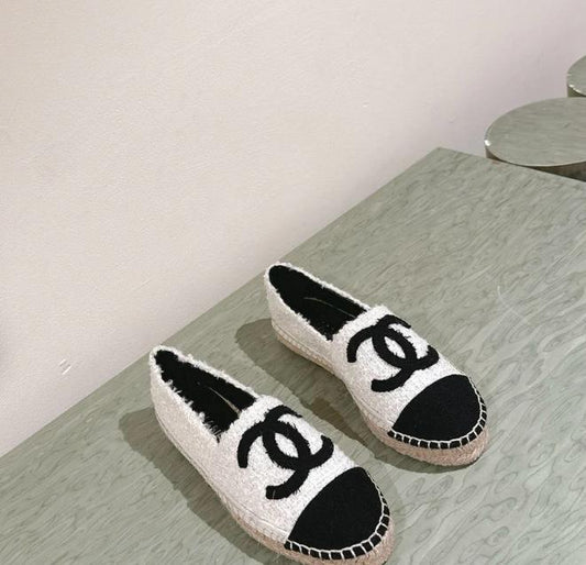 ESPADRILLES LOAFERS IN WHITE TWEED WITH BLACK LOGO - 34