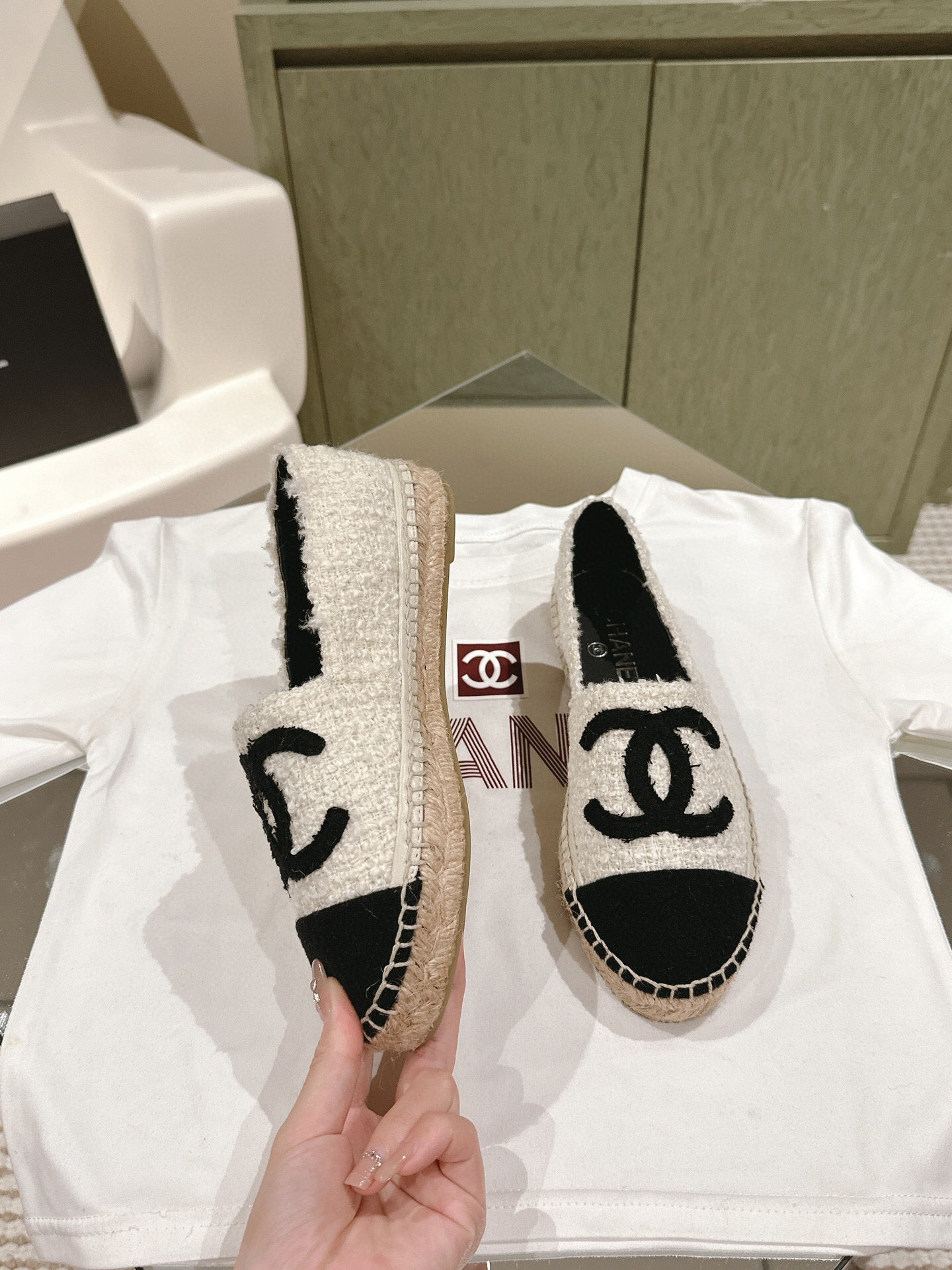 ESPADRILLES LOAFERS IN WHITE TWEED WITH BLACK LOGO - 34