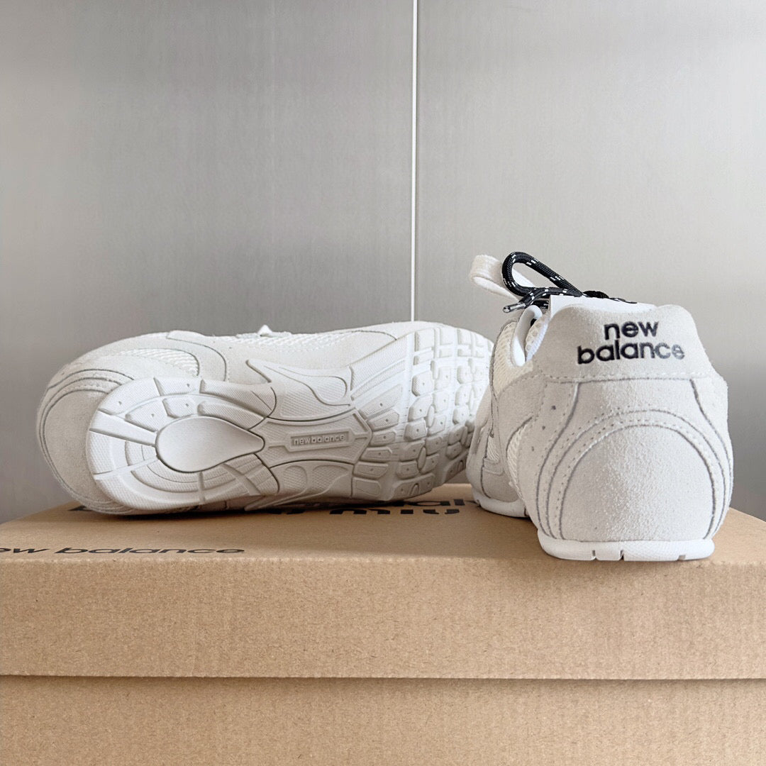 MIUMIU x NB White Sneakers 530 - 35