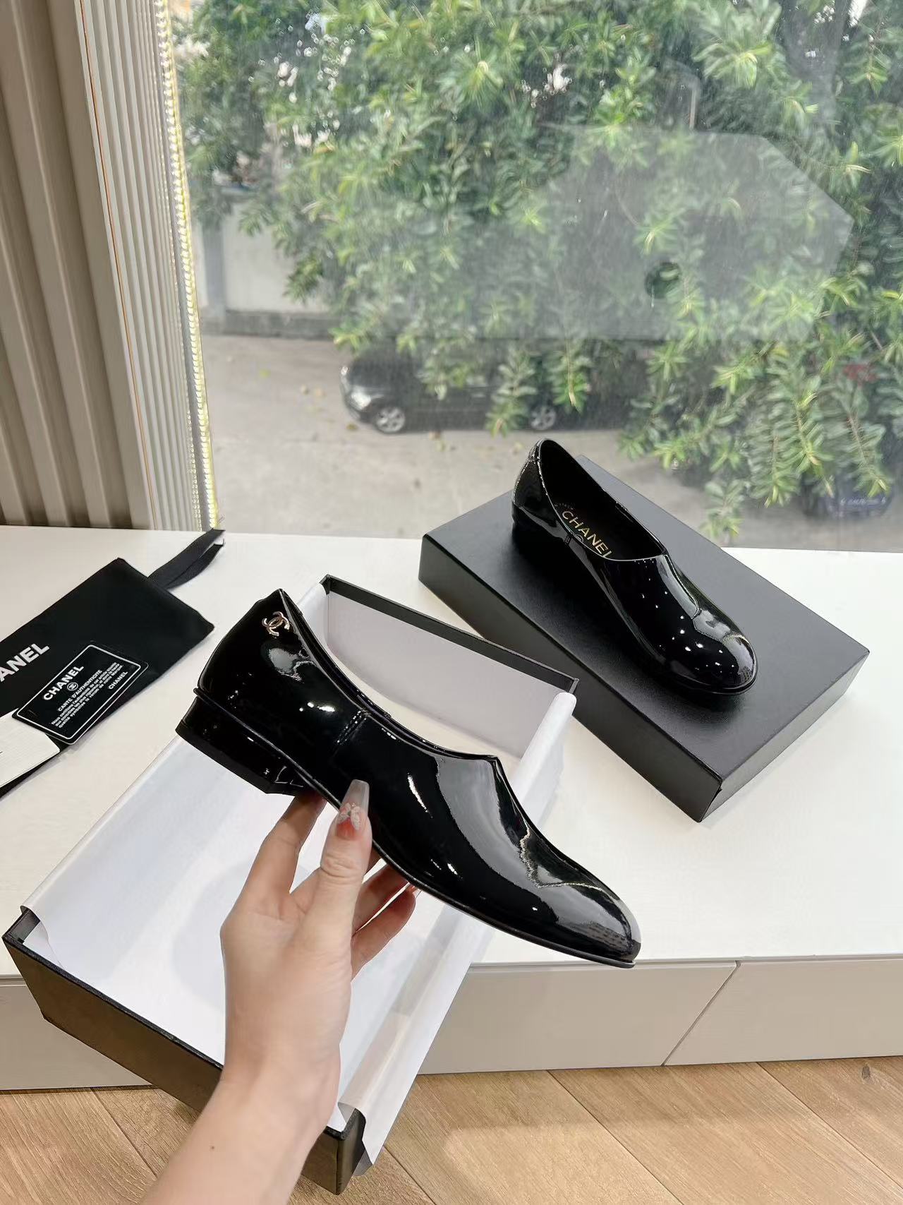 CC MOCCASINS BLACK PATENT CALFSKIN GHW - 35