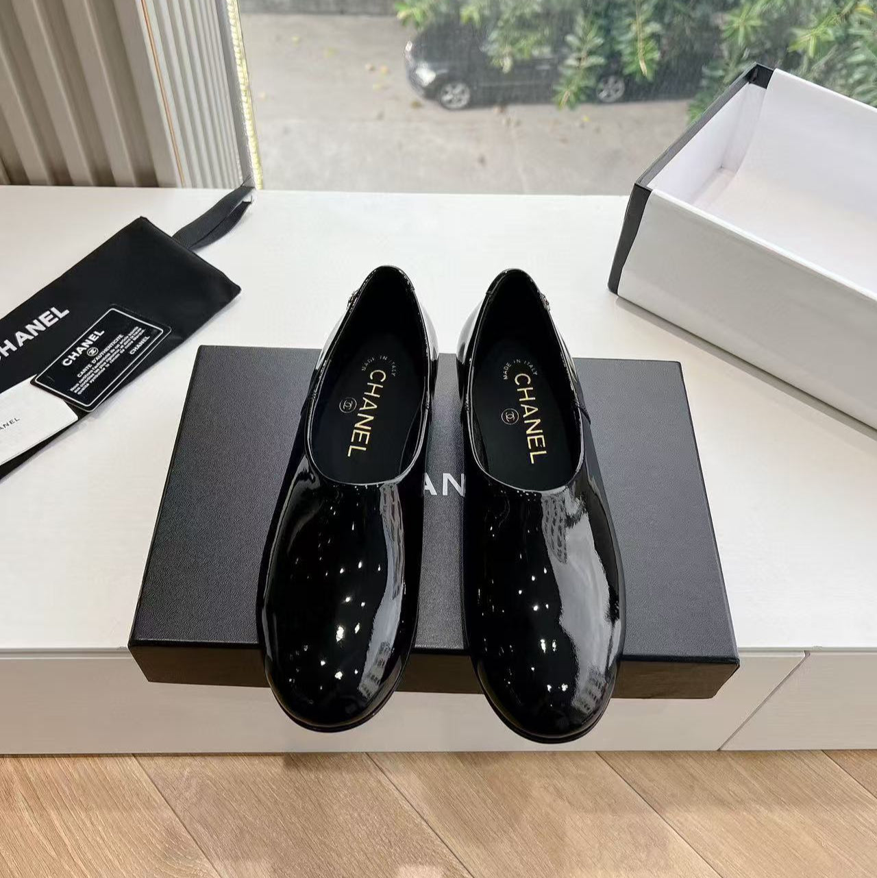 CC MOCCASINS BLACK PATENT CALFSKIN GHW - 35