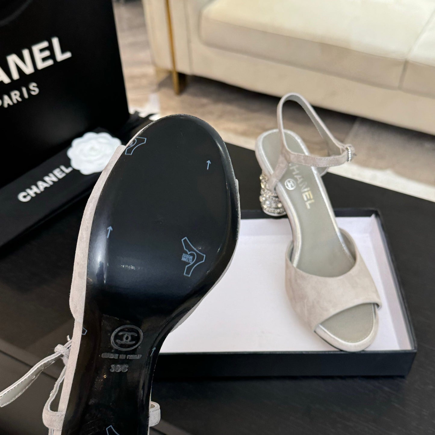 CC SUEDE KIDSKIN SANDAL IMITATION PEARLS GREY - 35