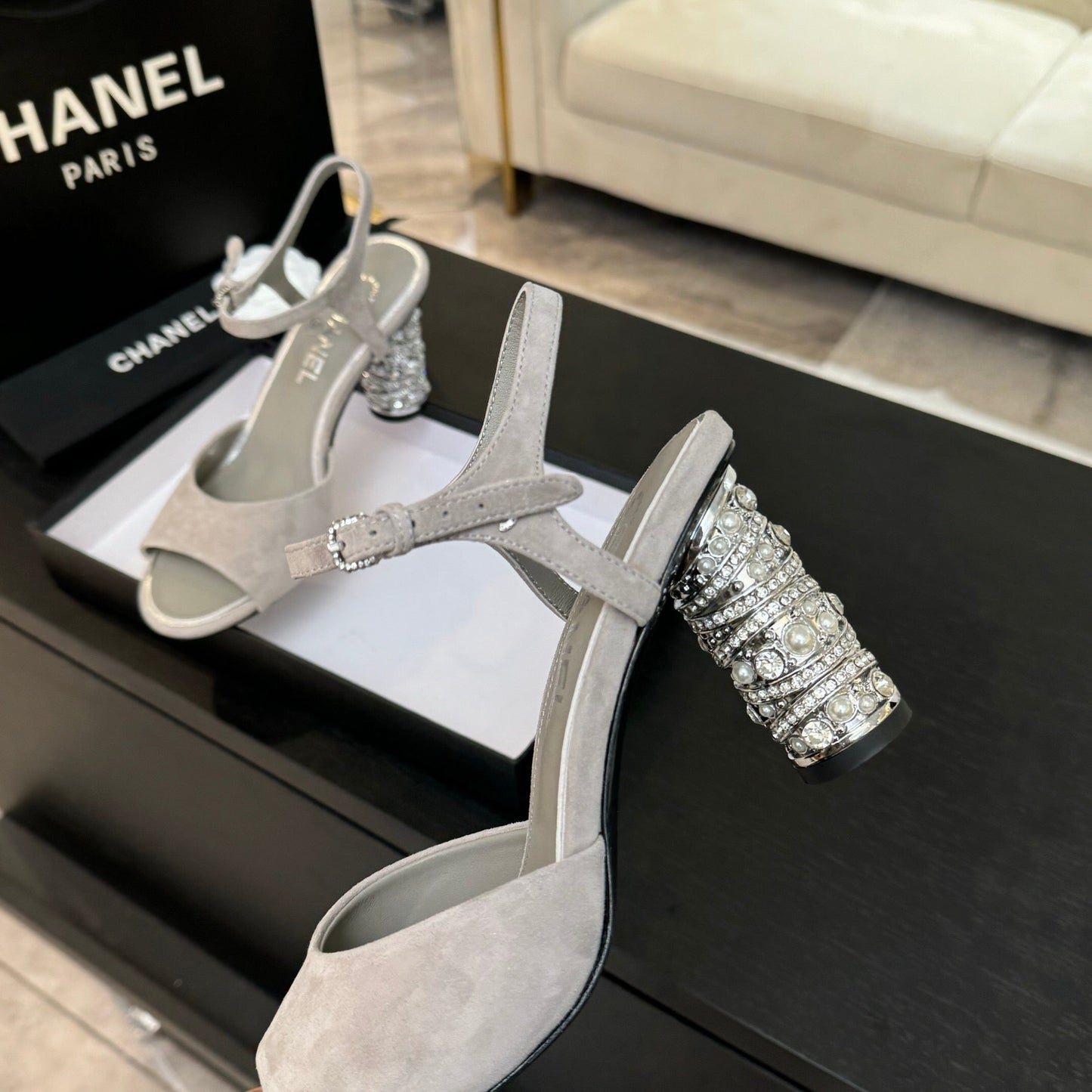 CC SUEDE KIDSKIN SANDAL IMITATION PEARLS GREY - 35