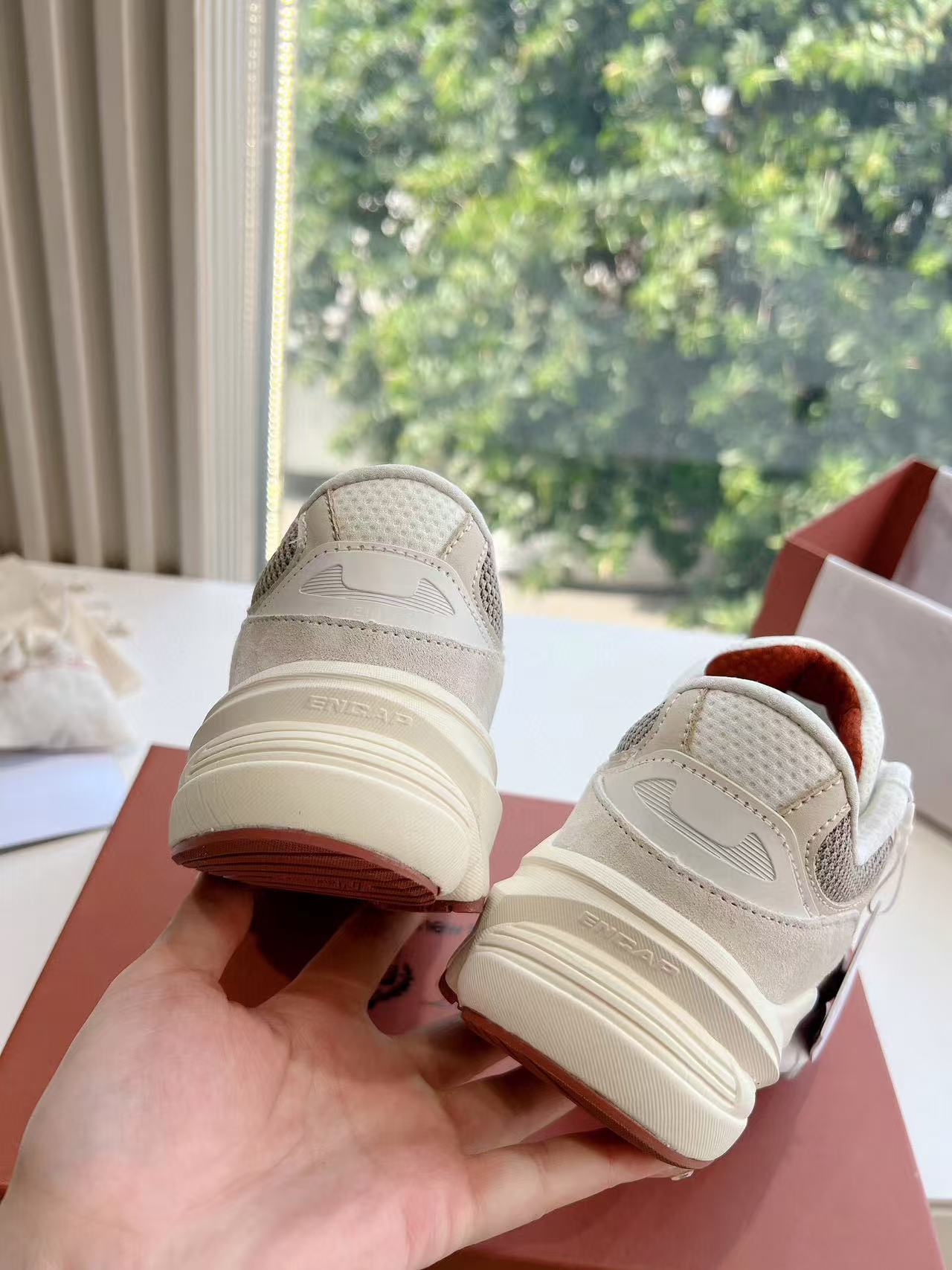 LP&NB CLASSIC BISCUIT SNEAKERS WHITE SUEDE - 35