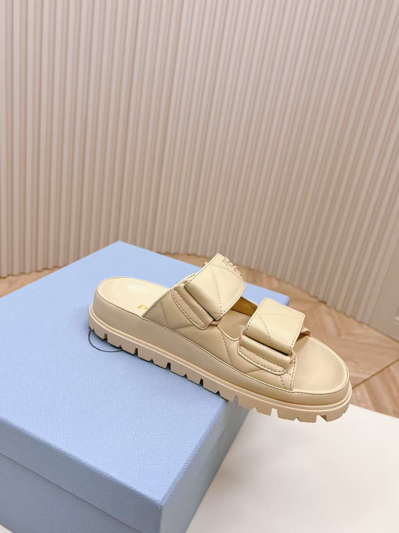 Padded Leather MULES Sandals Lambskin Beige - 35