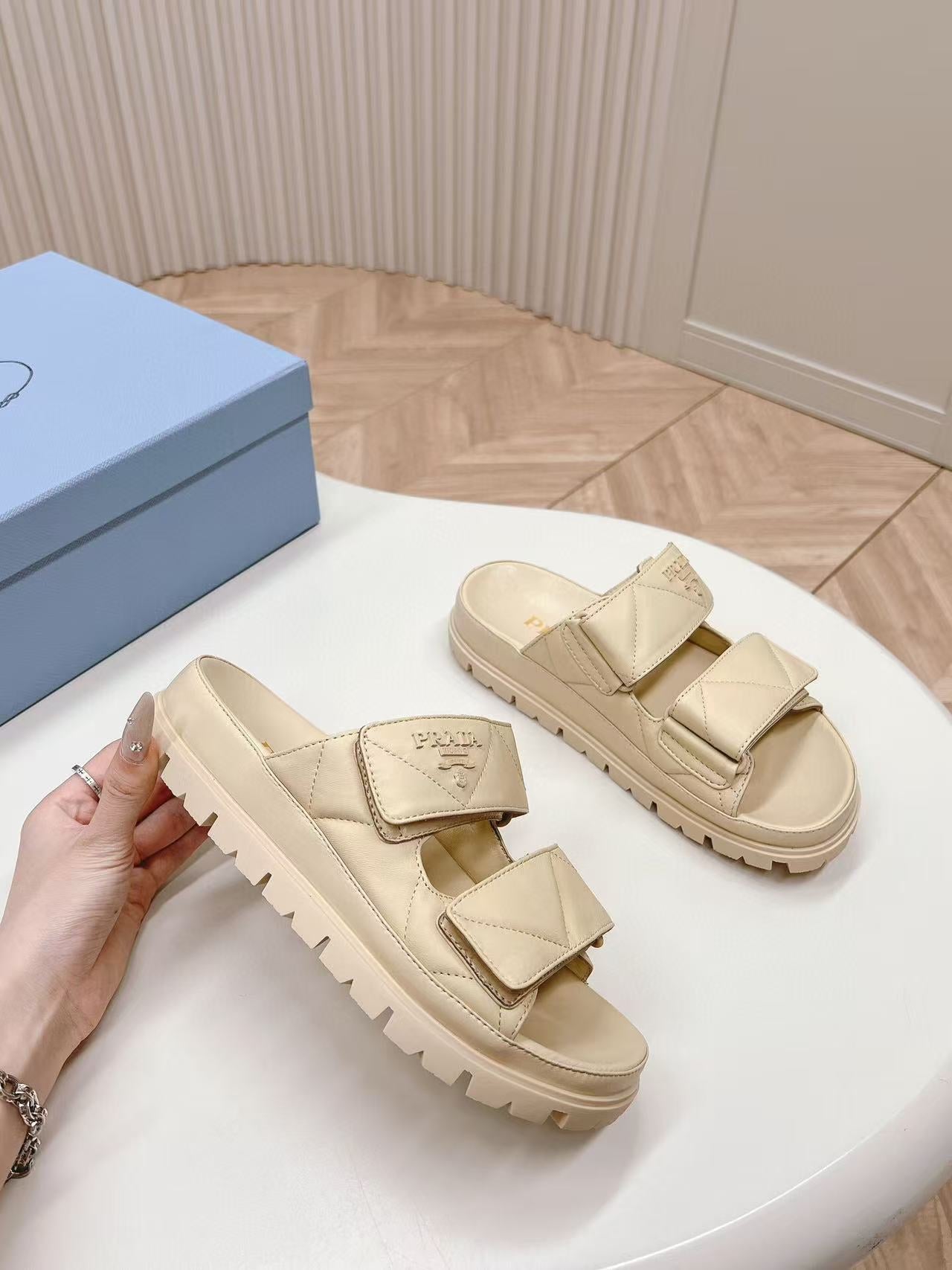 Padded Leather MULES Sandals Lambskin Beige - 35