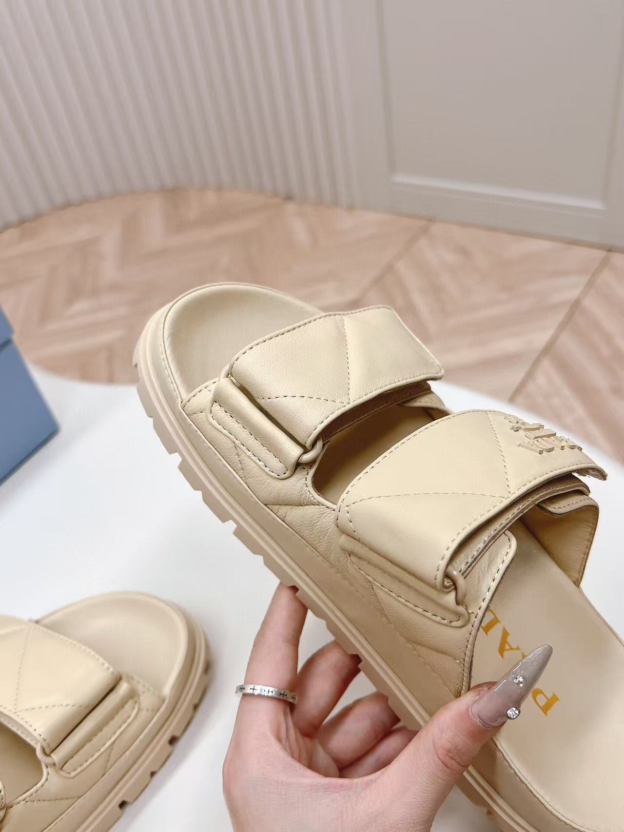 Padded Leather MULES Sandals Lambskin Beige - 35