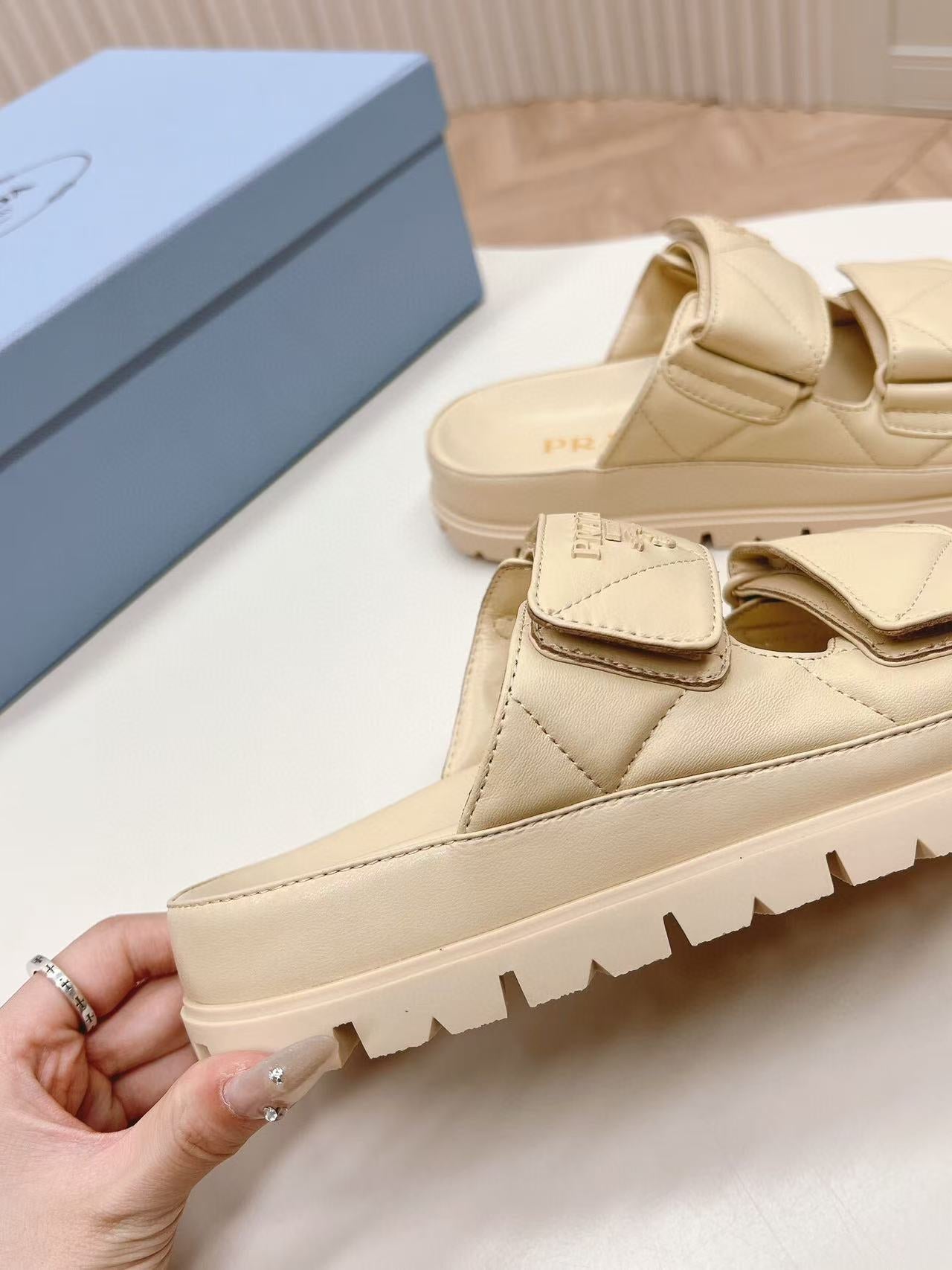 Padded Leather MULES Sandals Lambskin Beige - 35