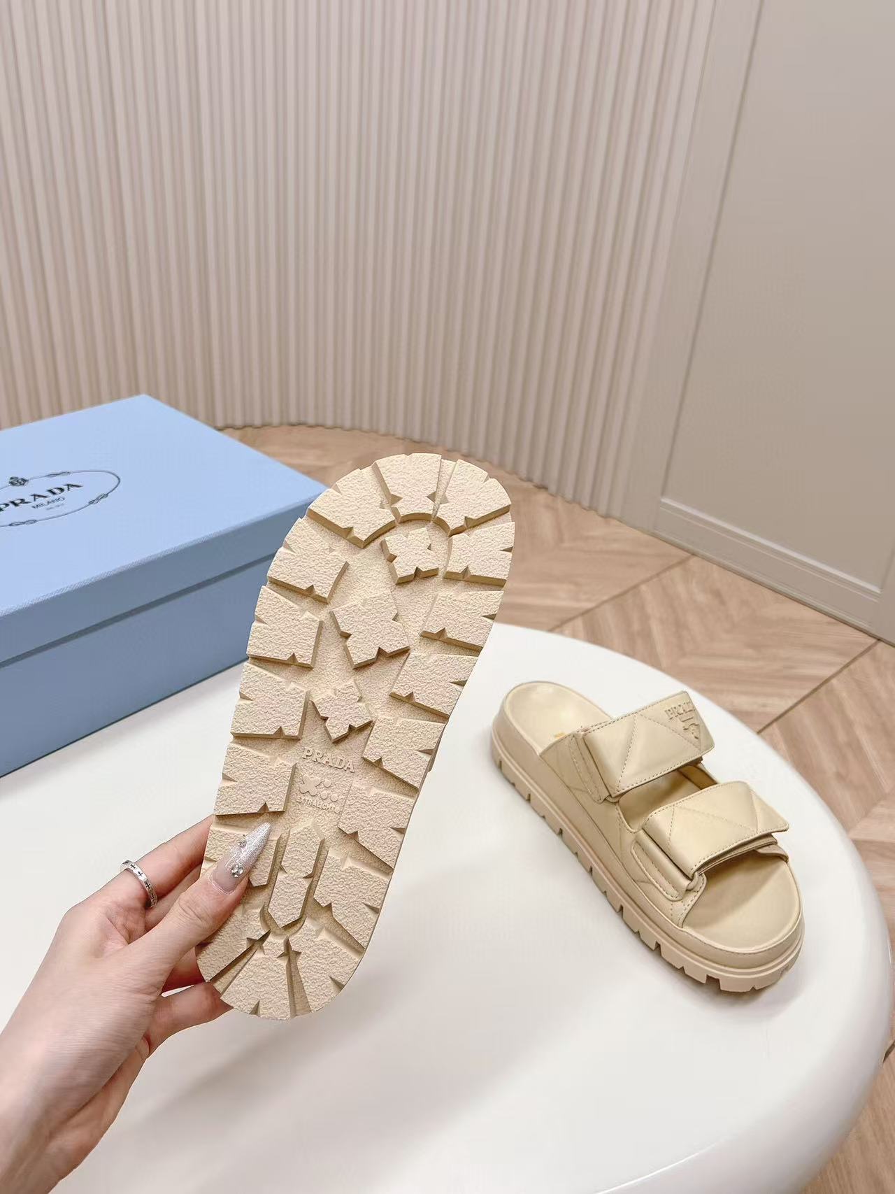Padded Leather MULES Sandals Lambskin Beige - 35