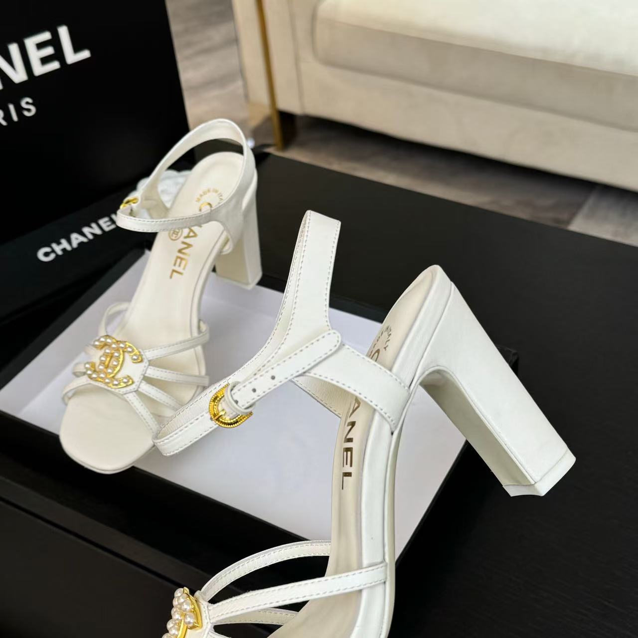 HIGHT SANDALS 2025 IN WHITE PATENT LAMBSKIN - 35