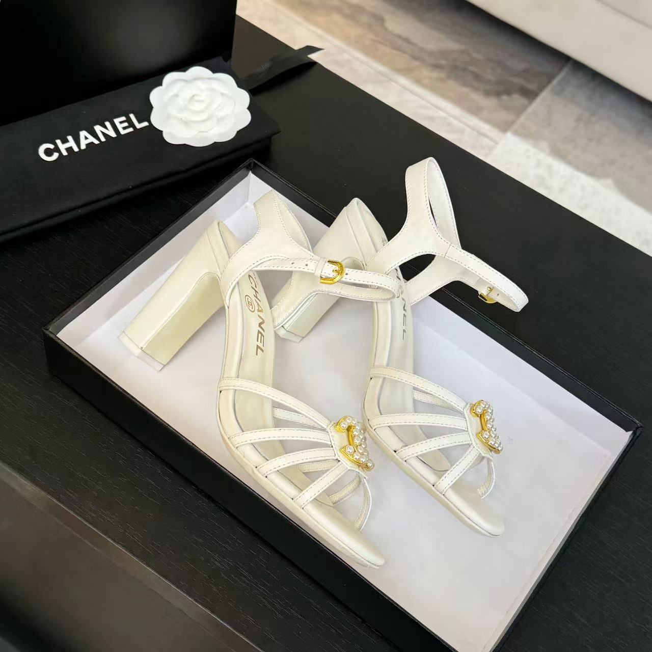 HIGHT SANDALS 2025 IN WHITE PATENT LAMBSKIN - 35