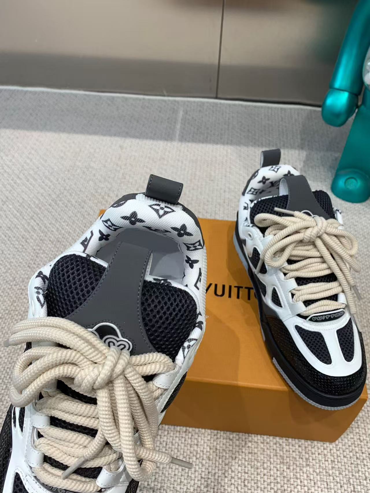 LV SKATE SNEAKER BLACK MIX WHITE COWHIDE - 35