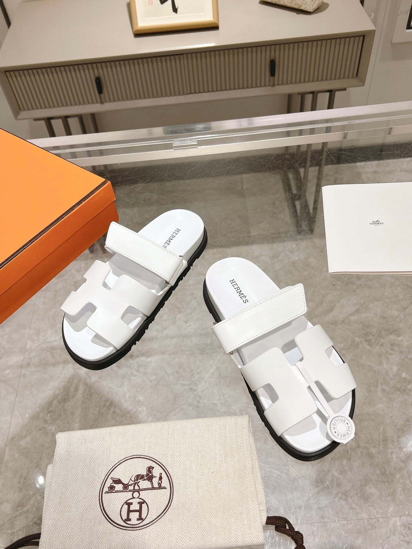 CHYPRE SANDAL IN WHITE CALFSKIN 540978 - 35