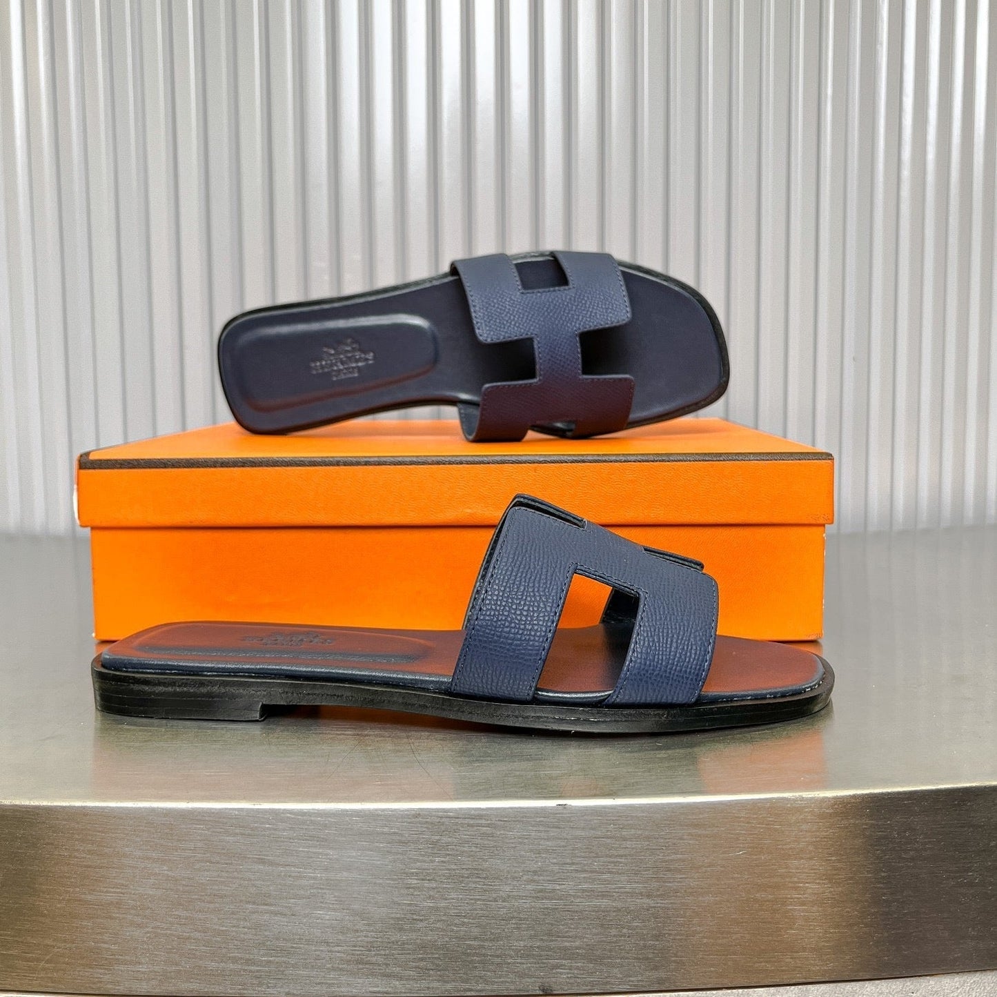 0RAN SANDAL IN DARK BLUE CALFSKIN - 35