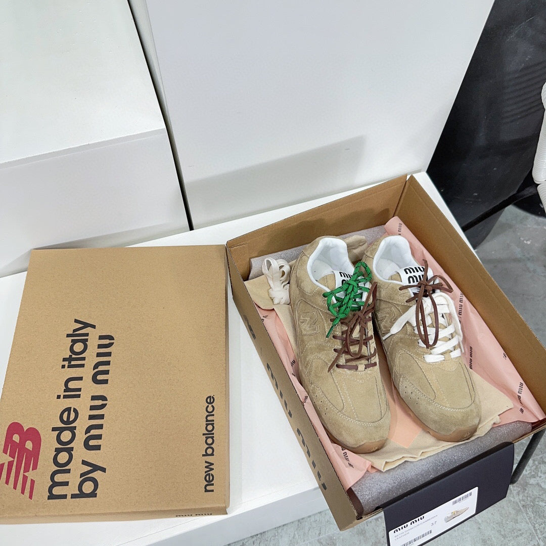MIUxNEW 530 SNEAKER IN BROWN ECRU SUEDE - 35