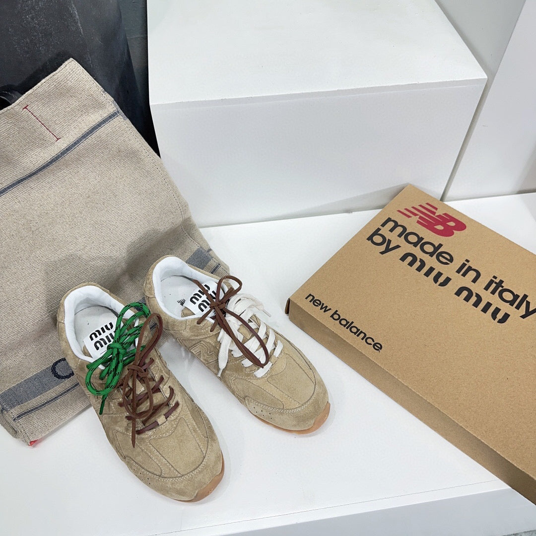 MIUxNEW 530 SNEAKER IN BROWN ECRU SUEDE - 35