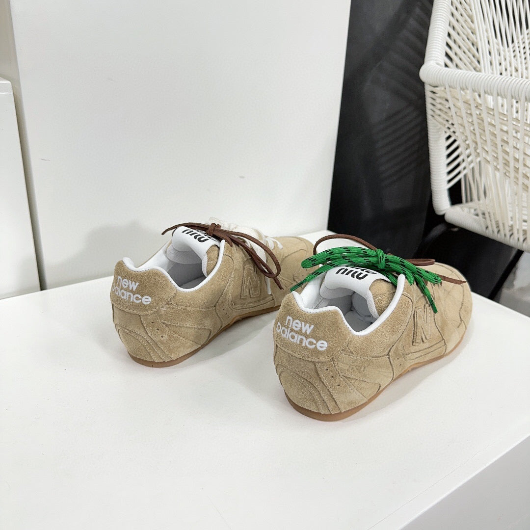 MIUxNEW 530 SNEAKER IN BROWN ECRU SUEDE - 35