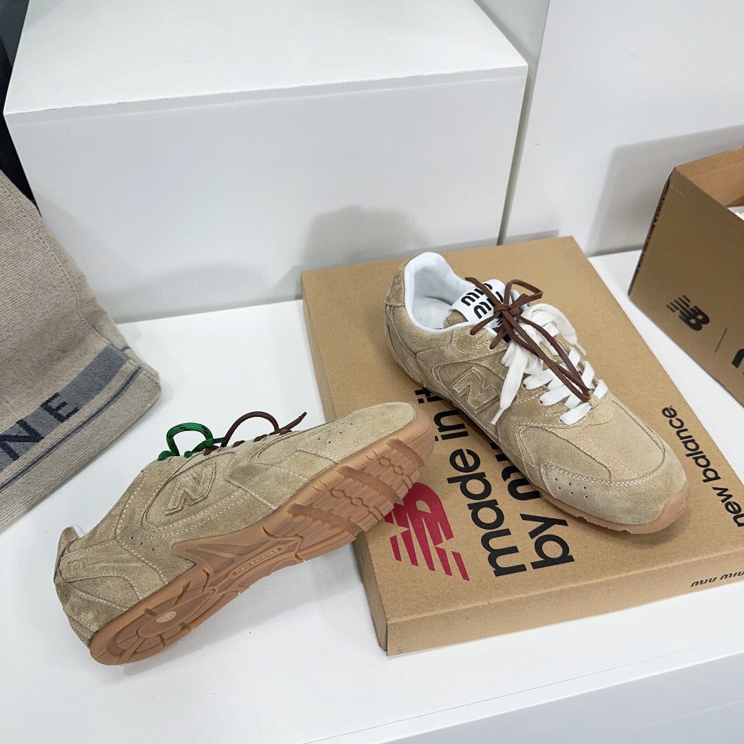 MIUxNEW 530 SNEAKER IN BROWN ECRU SUEDE - 35