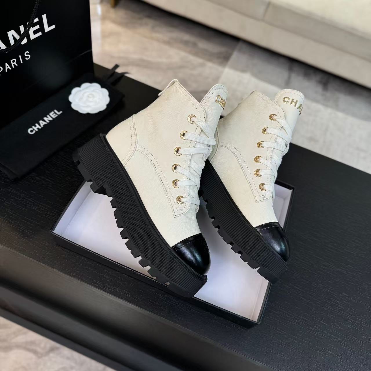 ANKLE BOOTS IN WHITE MIX BLACK CALFSKIN 936574 - 35