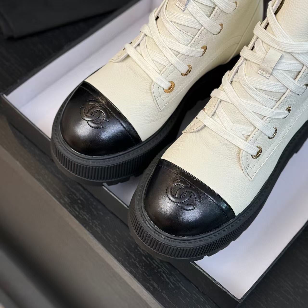 ANKLE BOOTS IN WHITE MIX BLACK CALFSKIN 936574 - 35