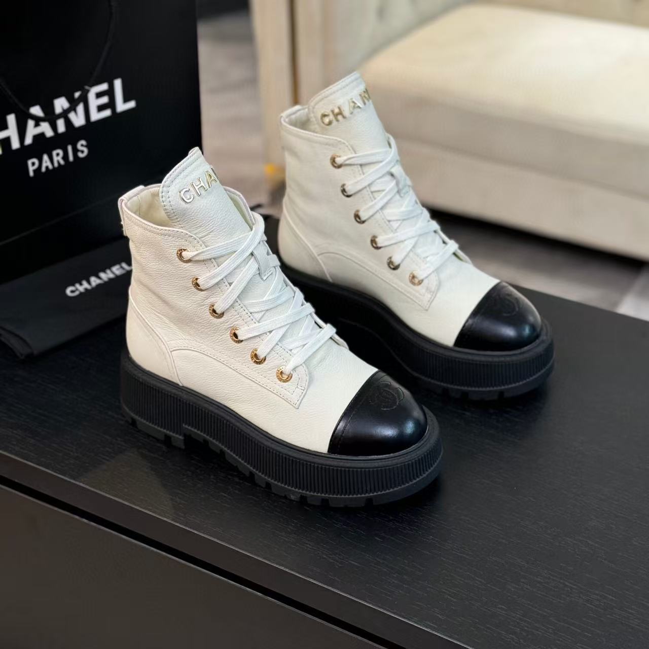 ANKLE BOOTS IN WHITE MIX BLACK CALFSKIN 936574 - 35