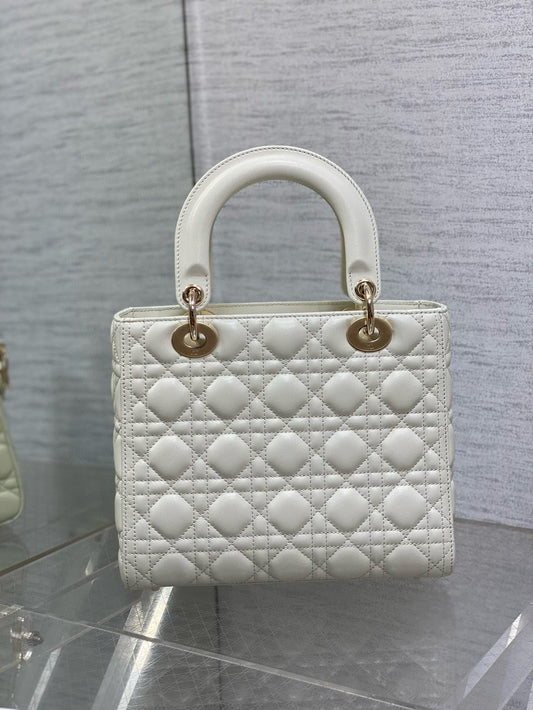СУМКА LADY BAG 24 З БІЛОЇ ТЕЛЯЧОЇ ШКІРИ ІЗ ЗОЛОТОЮ ФУРНІТУРОЮ