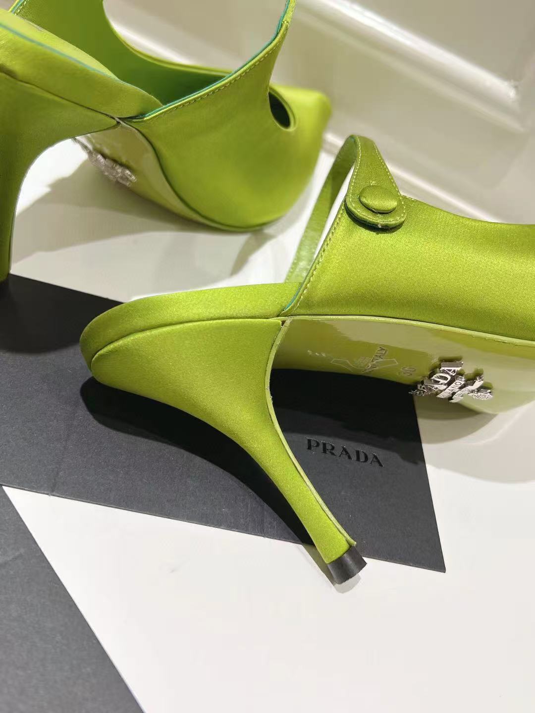 PRA 75 POINTED SATIN MULES IN GREEN FLEECE HEEL - 35