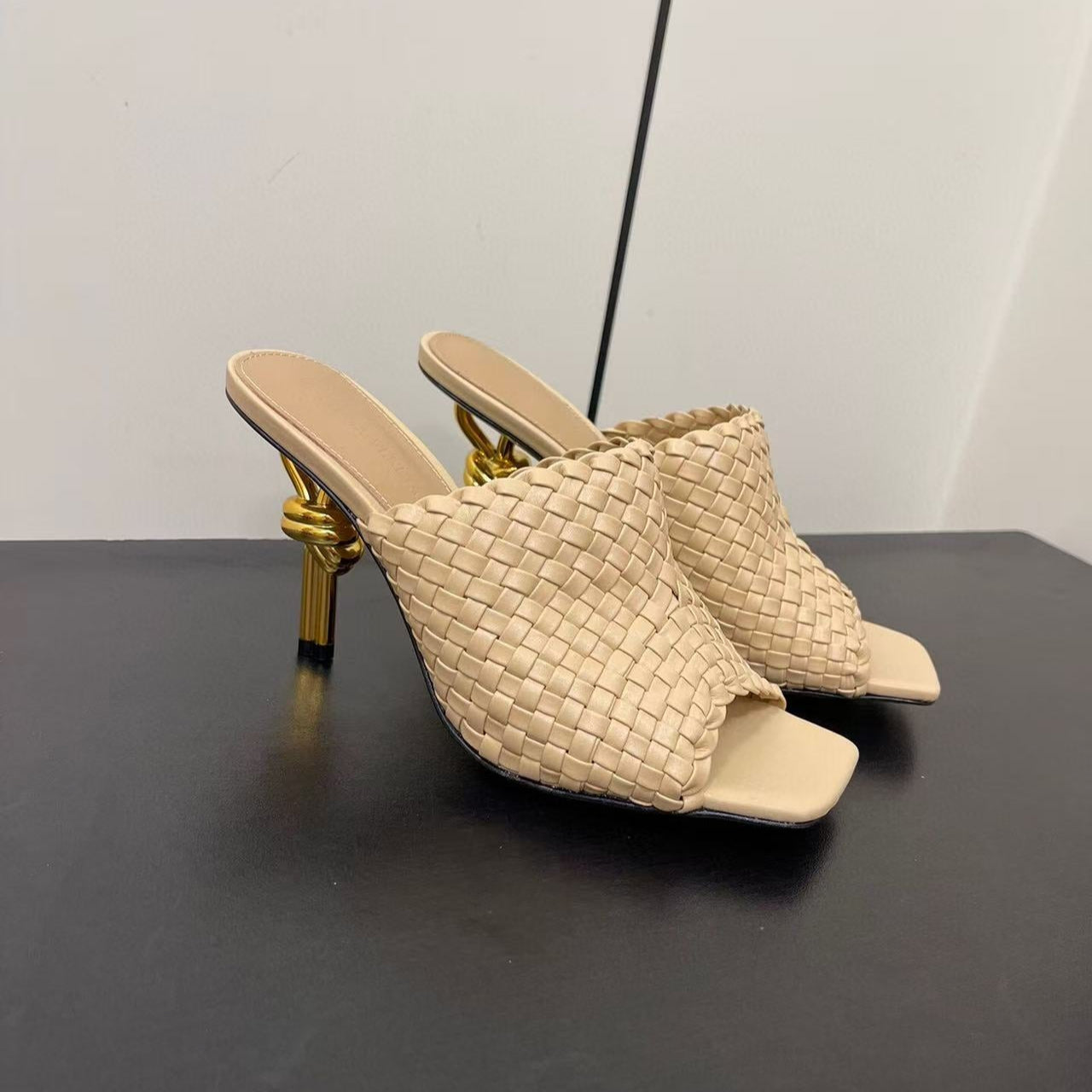 LIDO MULES IN BEIGE INTRECCIO REFLECTIVE LEATHER - 34