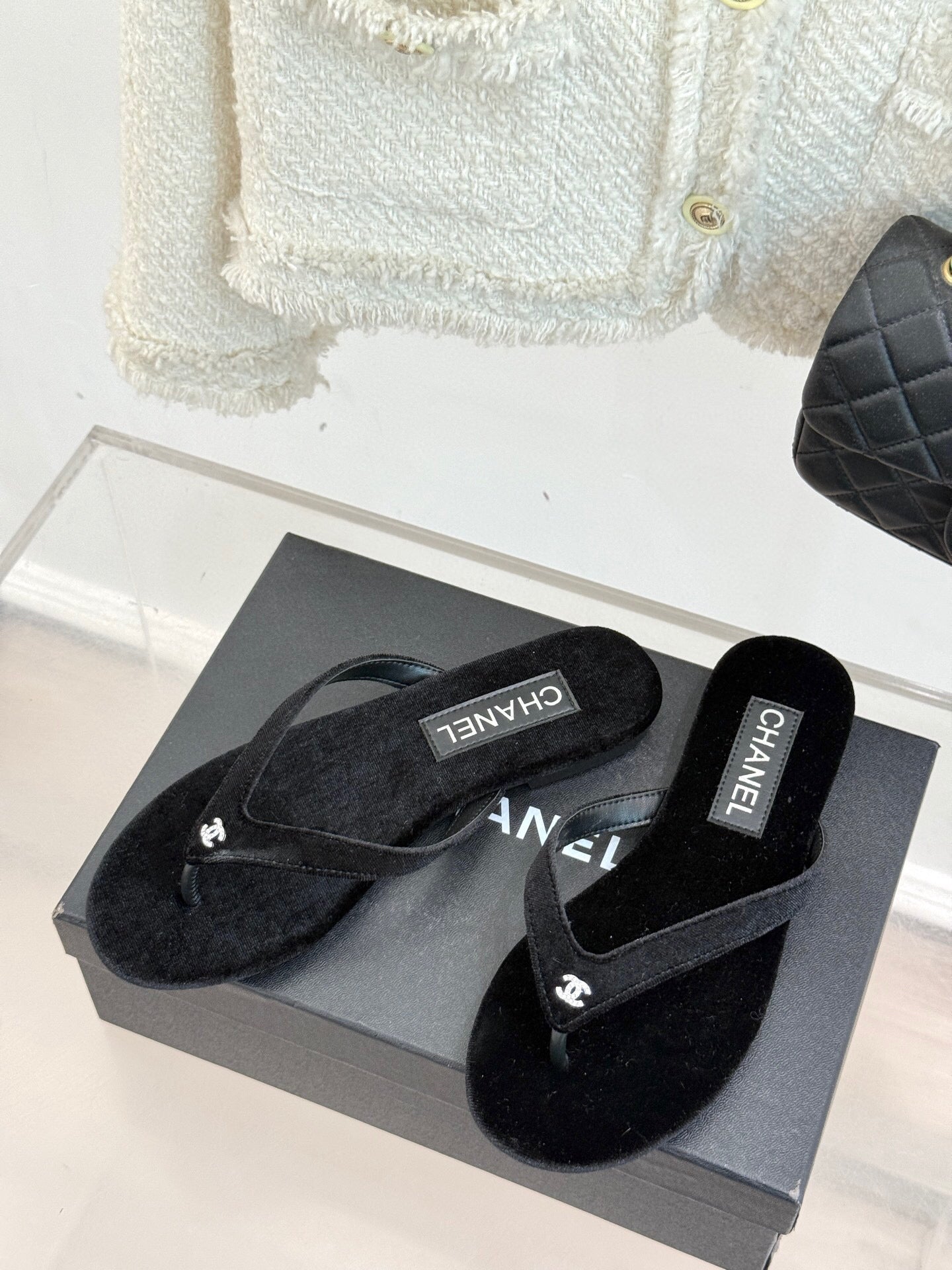 THONG SANDALS IN BLACK VELVET EMBOSSED CRYSTAL - 35