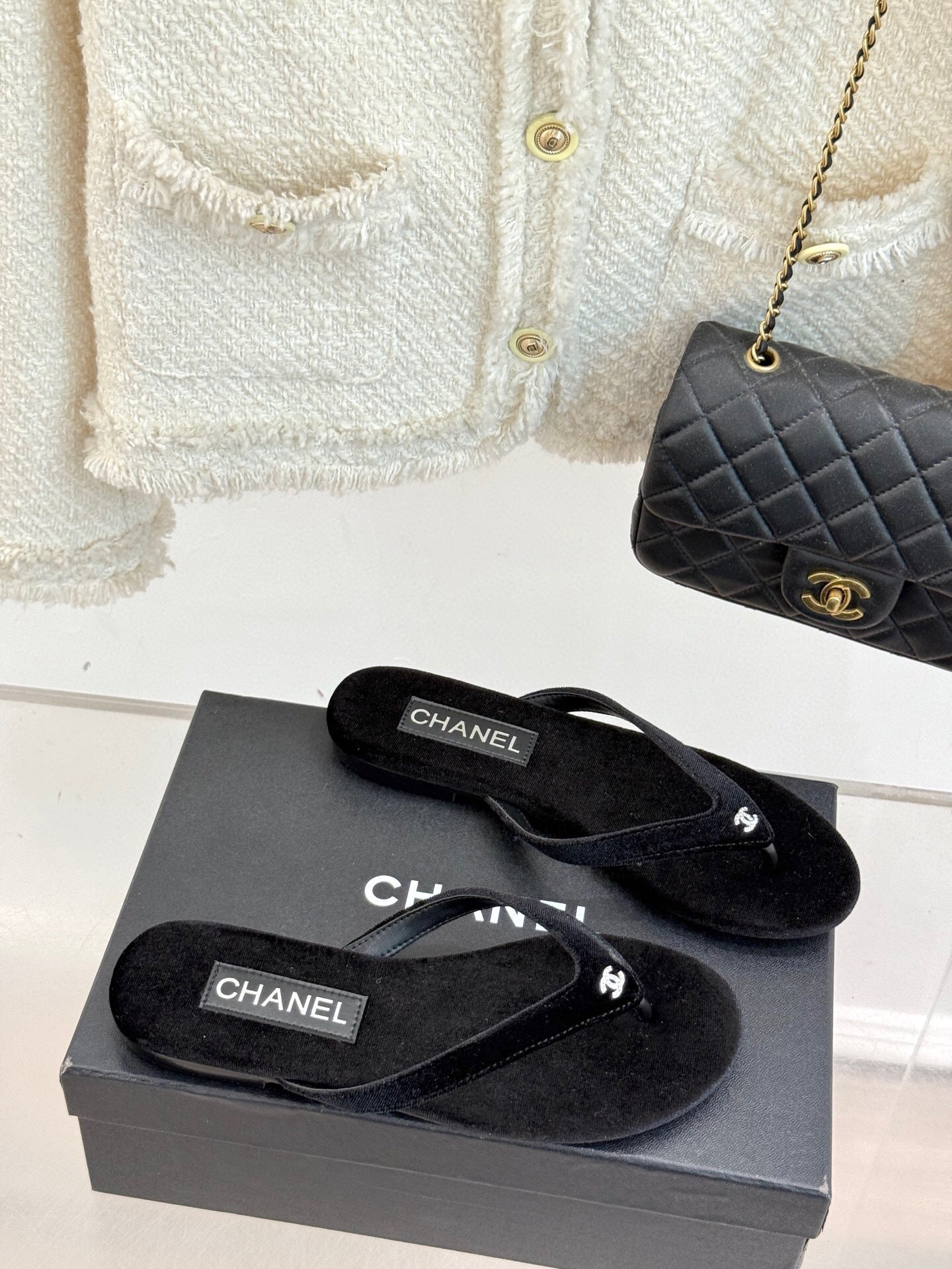 THONG SANDALS IN BLACK VELVET EMBOSSED CRYSTAL - 35