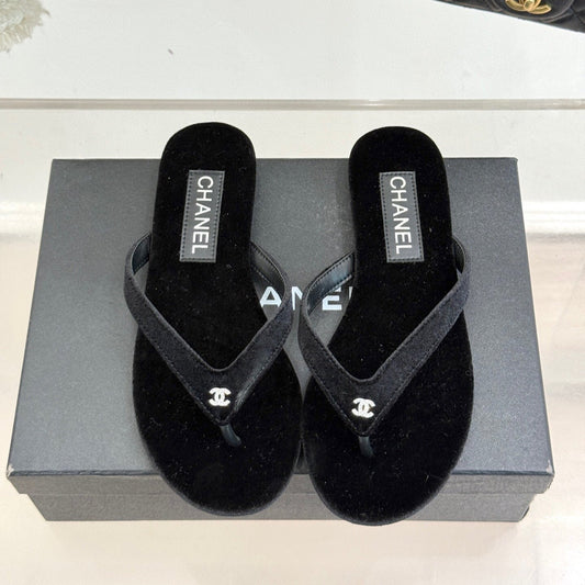 THONG SANDALS IN BLACK VELVET EMBOSSED CRYSTAL - 35