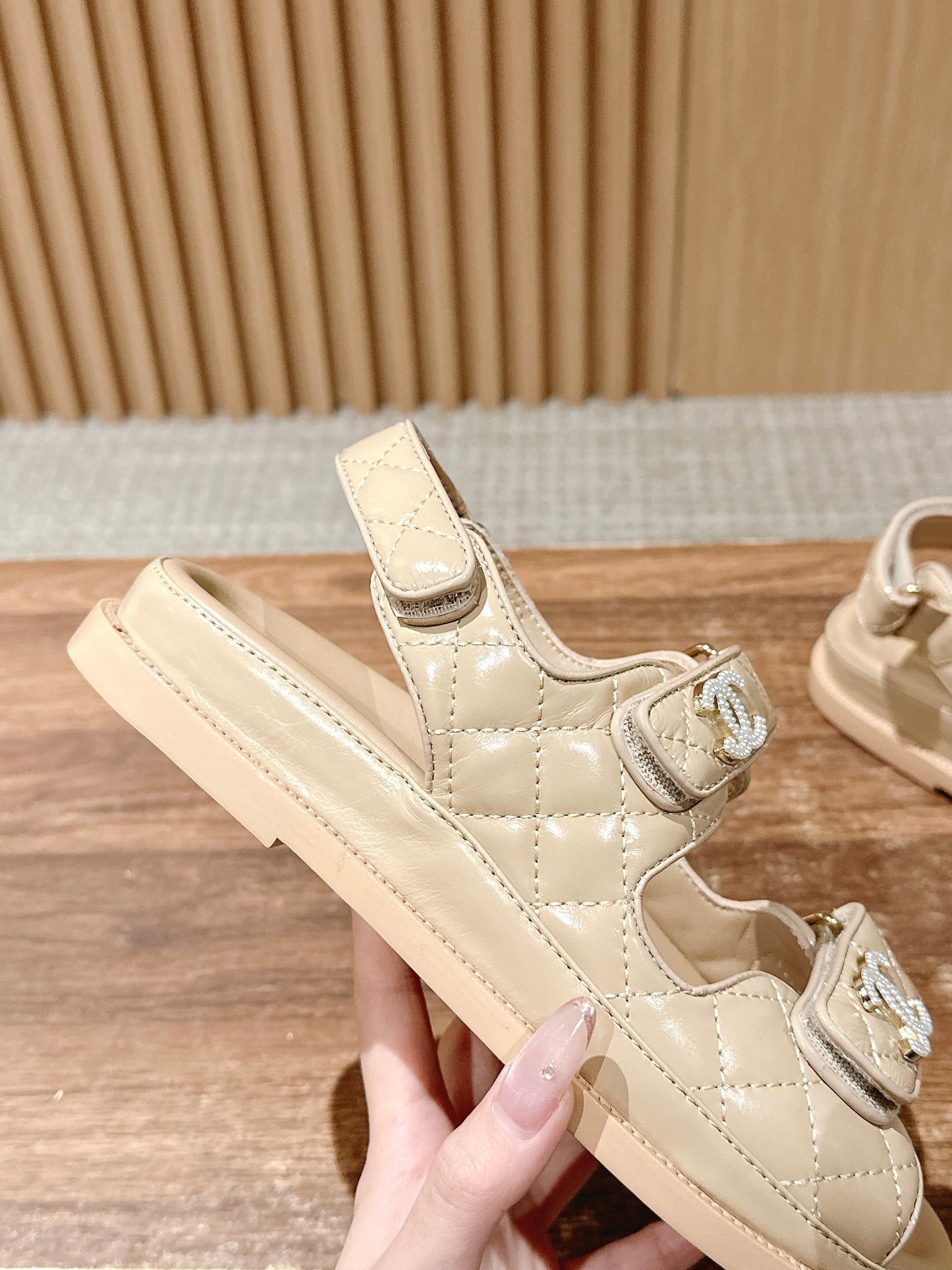 DAD SANDALS IN BEIGE QUILTED CALFSKIN - 35