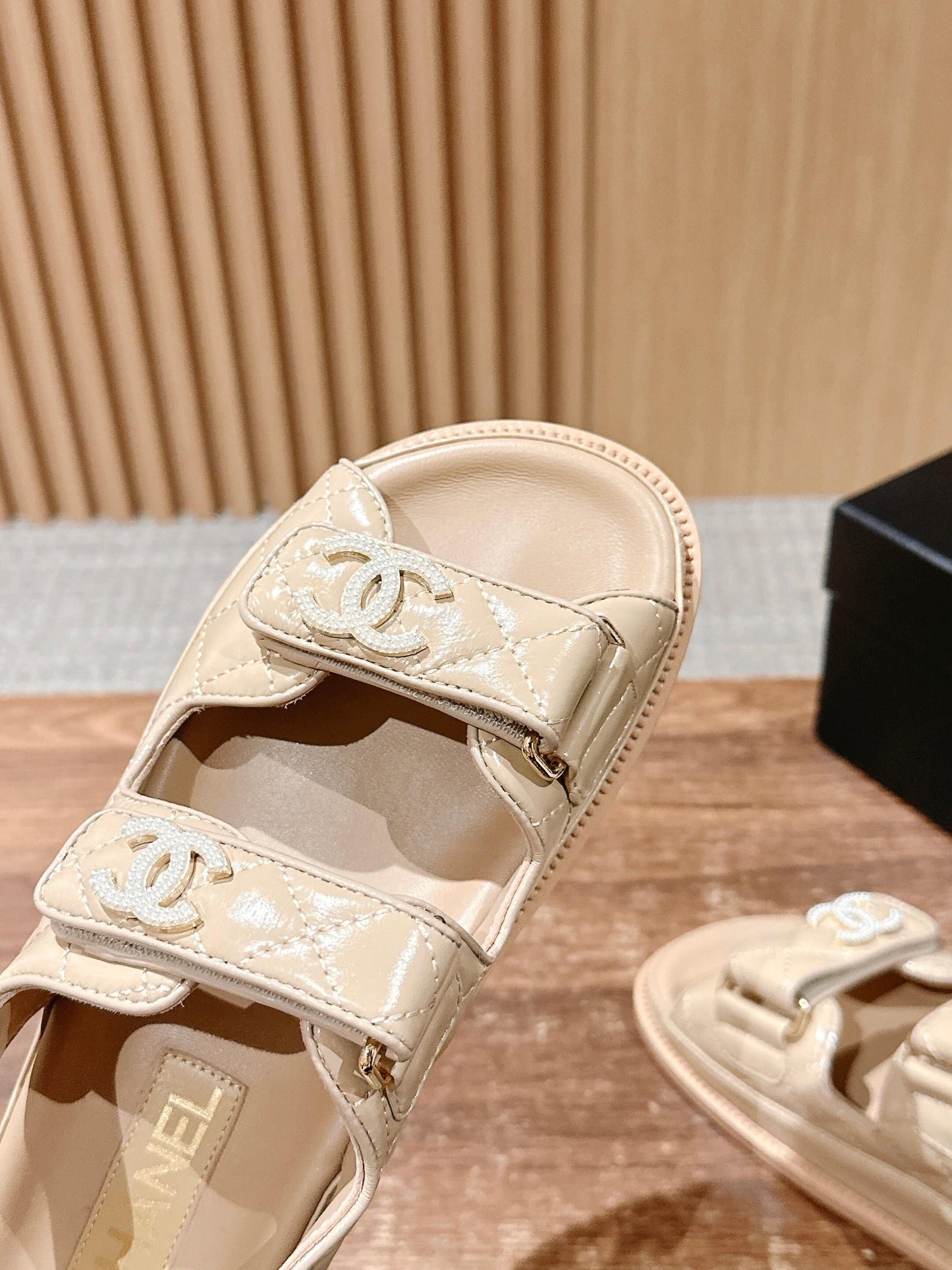 DAD SANDALS IN BEIGE QUILTED CALFSKIN - 35