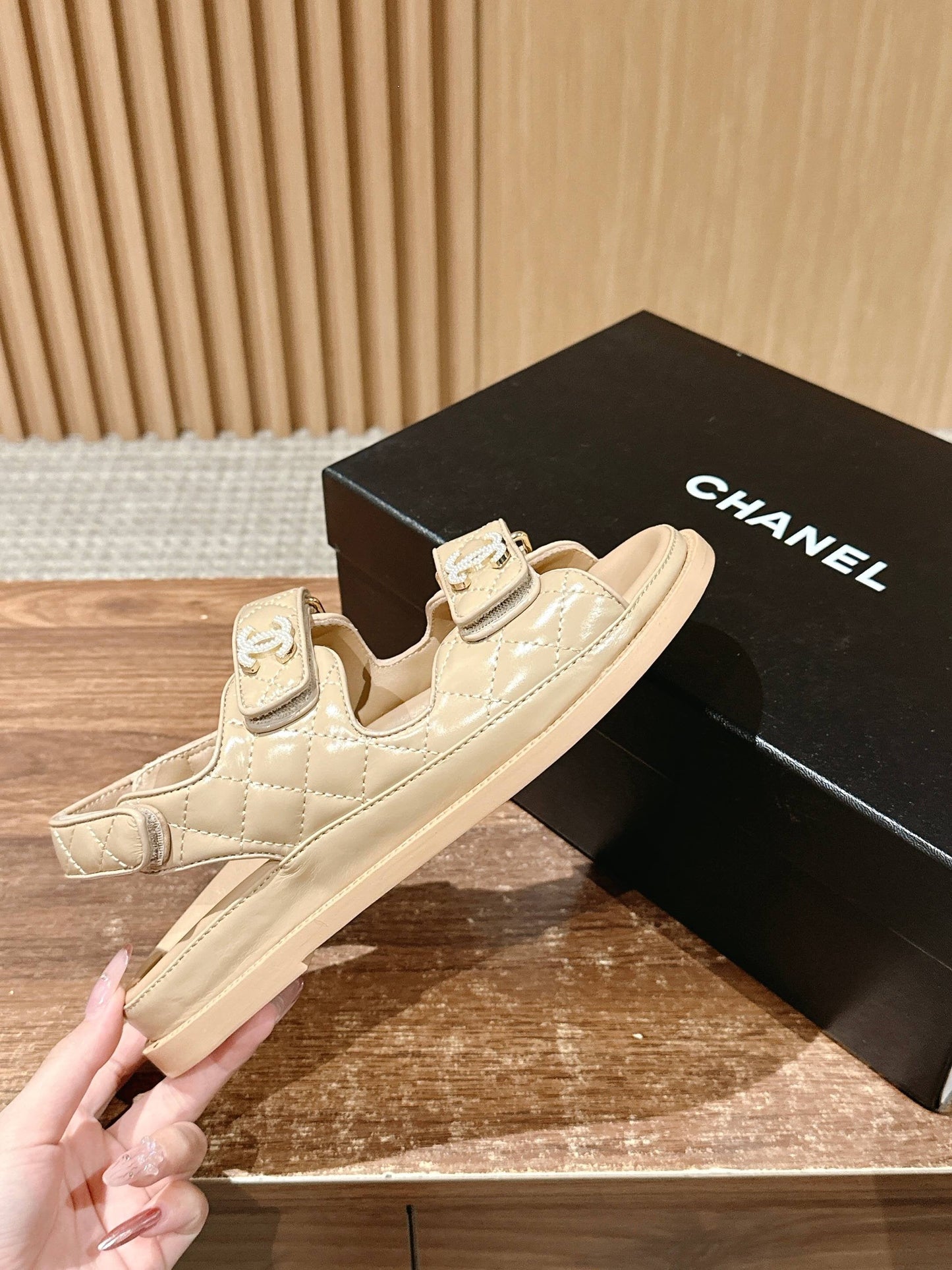 DAD SANDALS IN BEIGE QUILTED CALFSKIN - 35