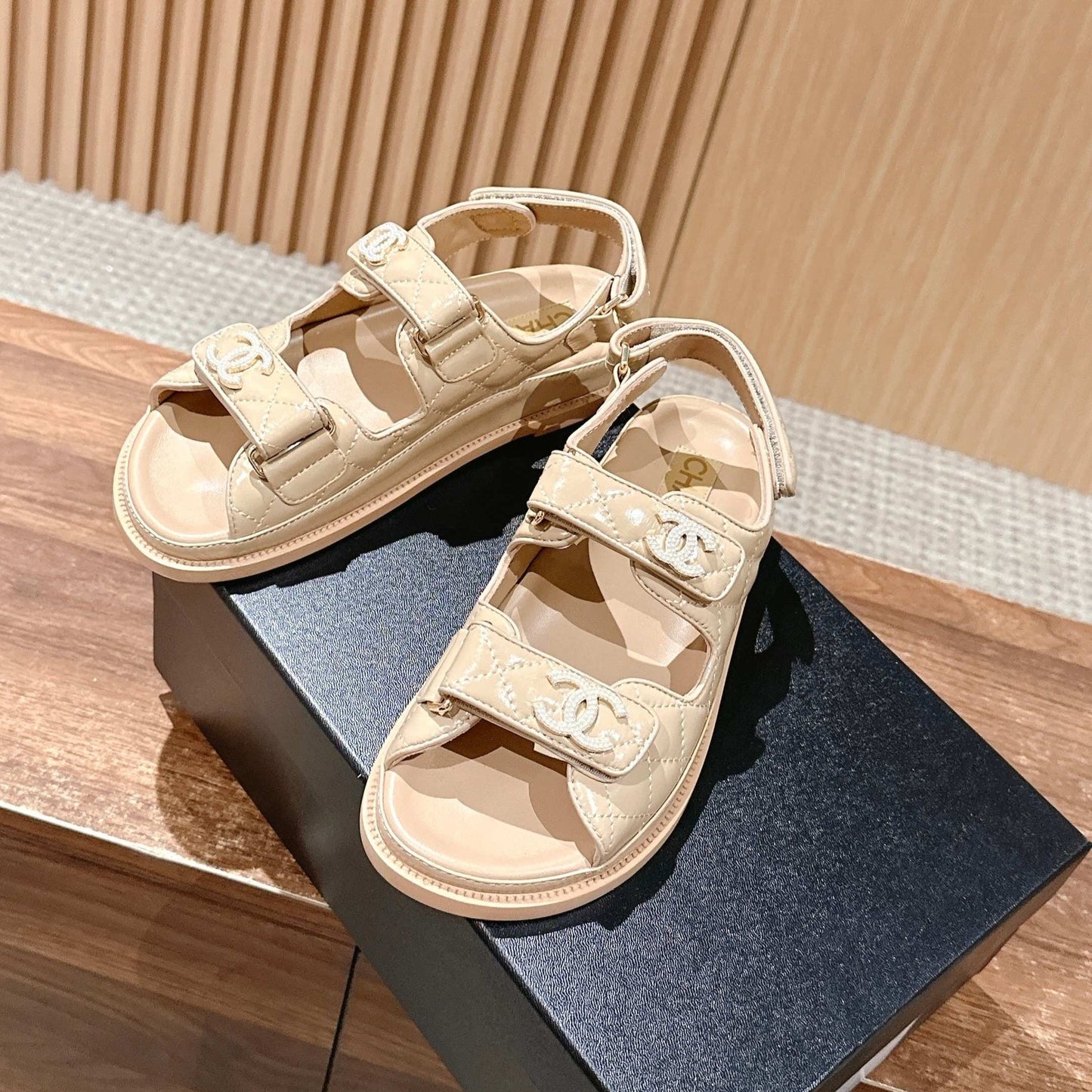 DAD SANDALS IN BEIGE QUILTED CALFSKIN - 35