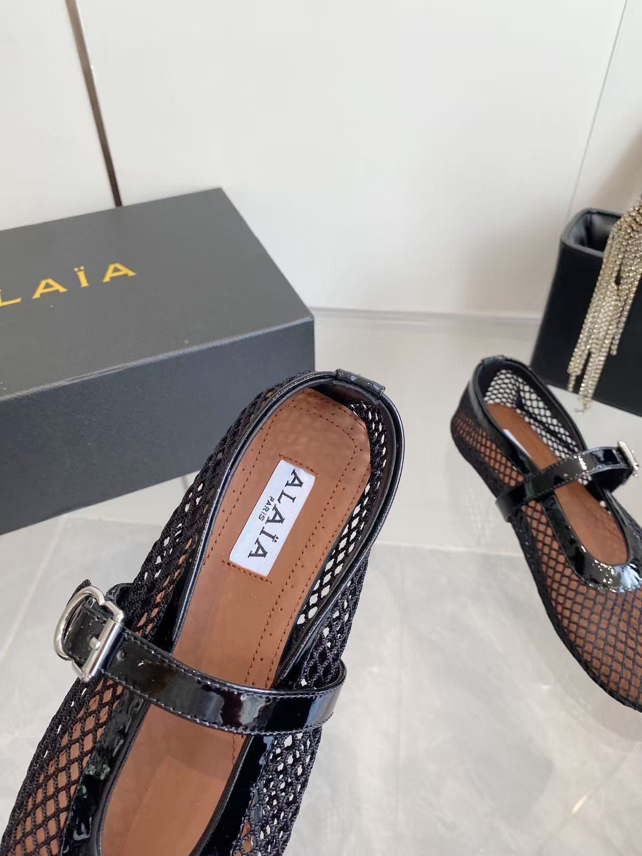 MARY JANE SHOES IN BLACK MESH AND LEATHER - 35