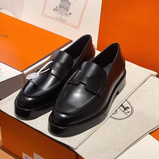 HM PARIS LOAFERS IN BLACK CALFSKIN WITH CLASSIC PENNY STRAP DESIGN - 35