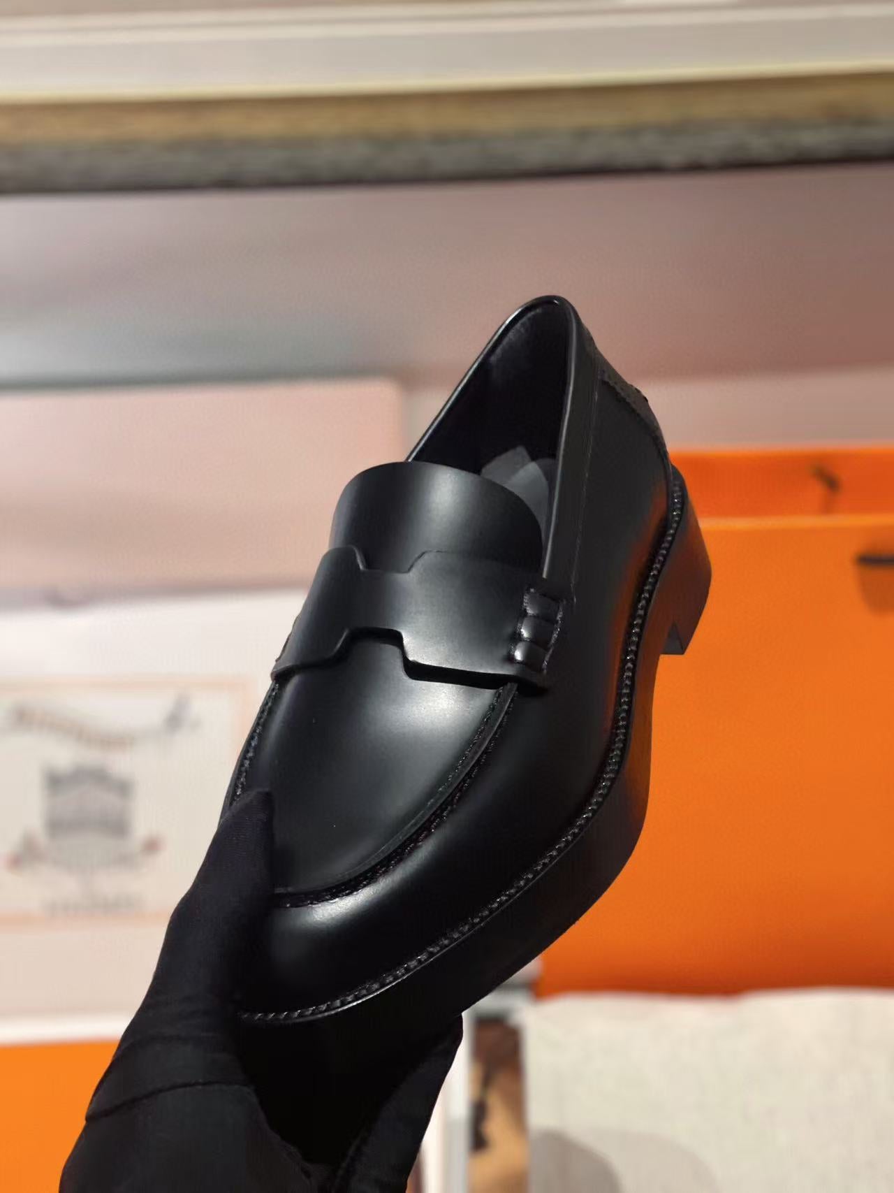 HM PARIS LOAFERS IN BLACK CALFSKIN WITH CLASSIC PENNY STRAP DESIGN - 35
