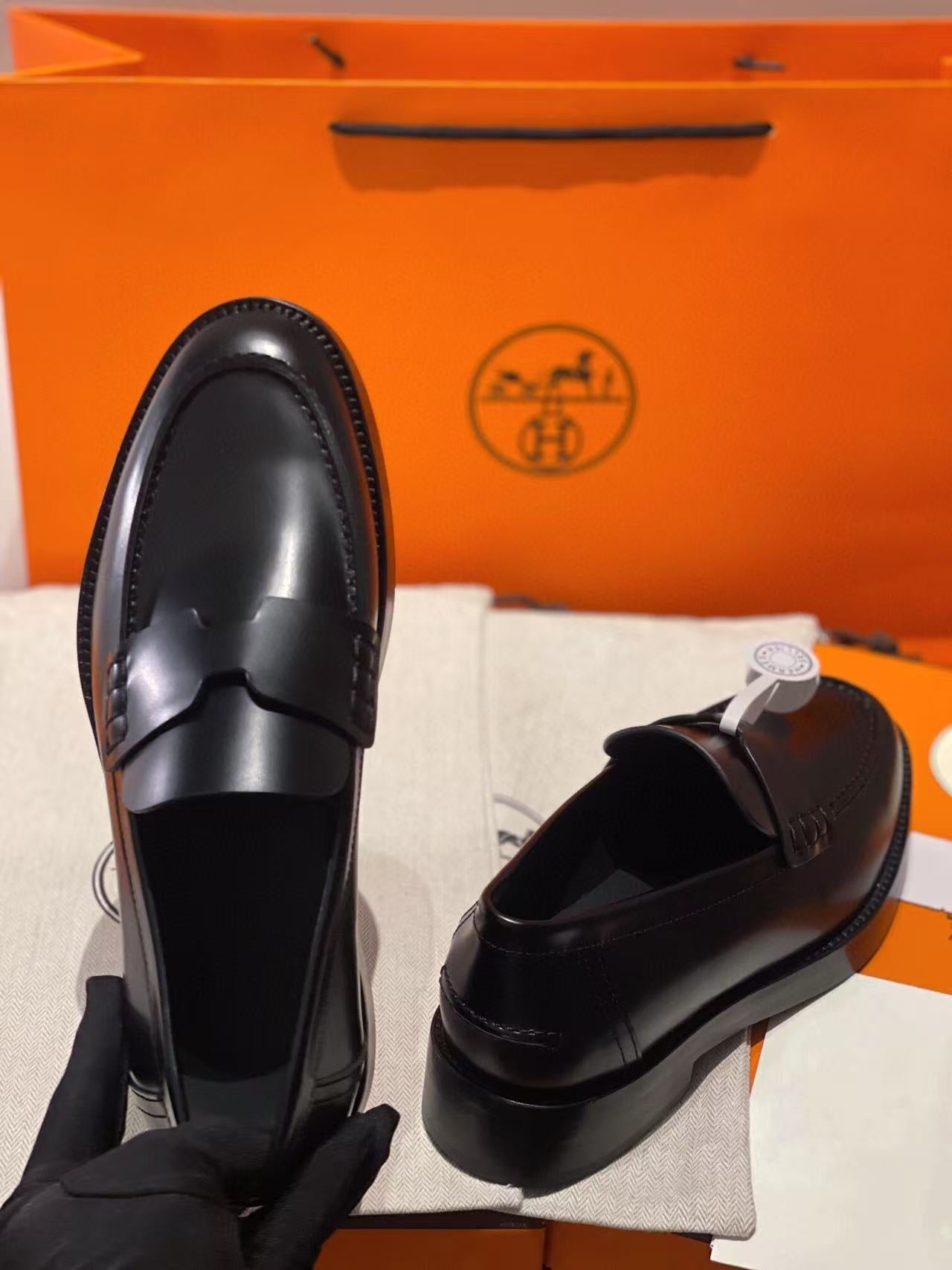 HM PARIS LOAFERS IN BLACK CALFSKIN WITH CLASSIC PENNY STRAP DESIGN - 35