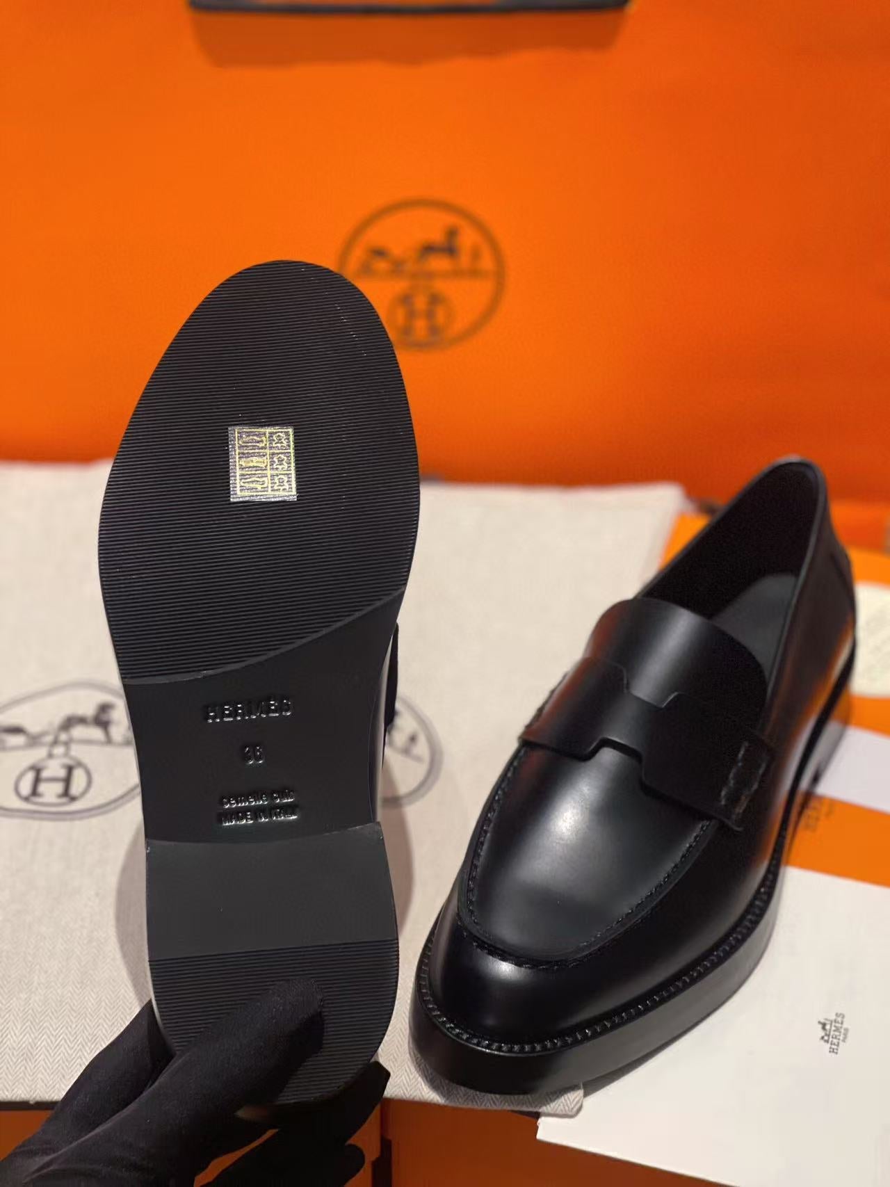 HM PARIS LOAFERS IN BLACK CALFSKIN WITH CLASSIC PENNY STRAP DESIGN - 35