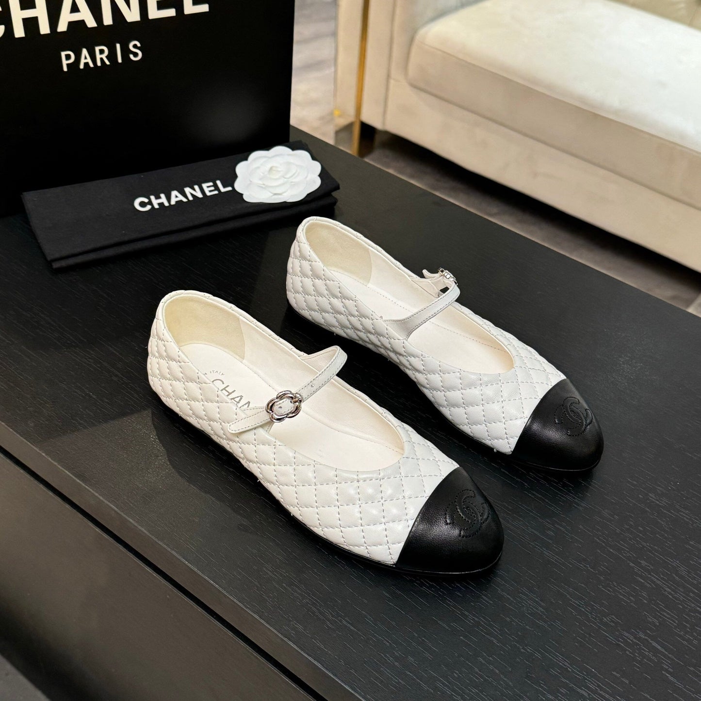 MARY JANE IN WHITE QUILTED LAMSKIN - 35