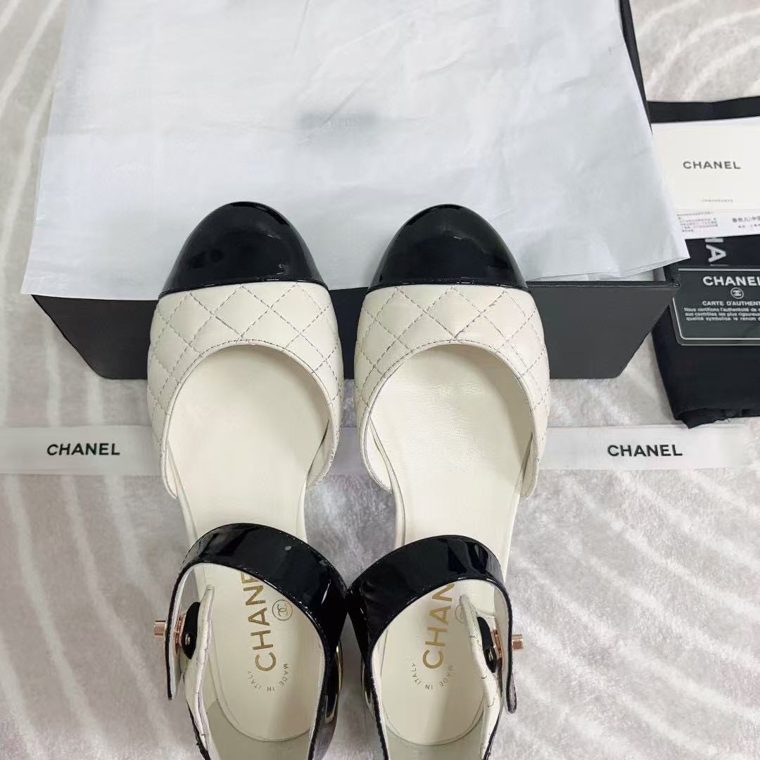 CC CLASSIC MARY JANE FLATS IN WHITE AND BLACK QUILTED CALFSKIN - 35