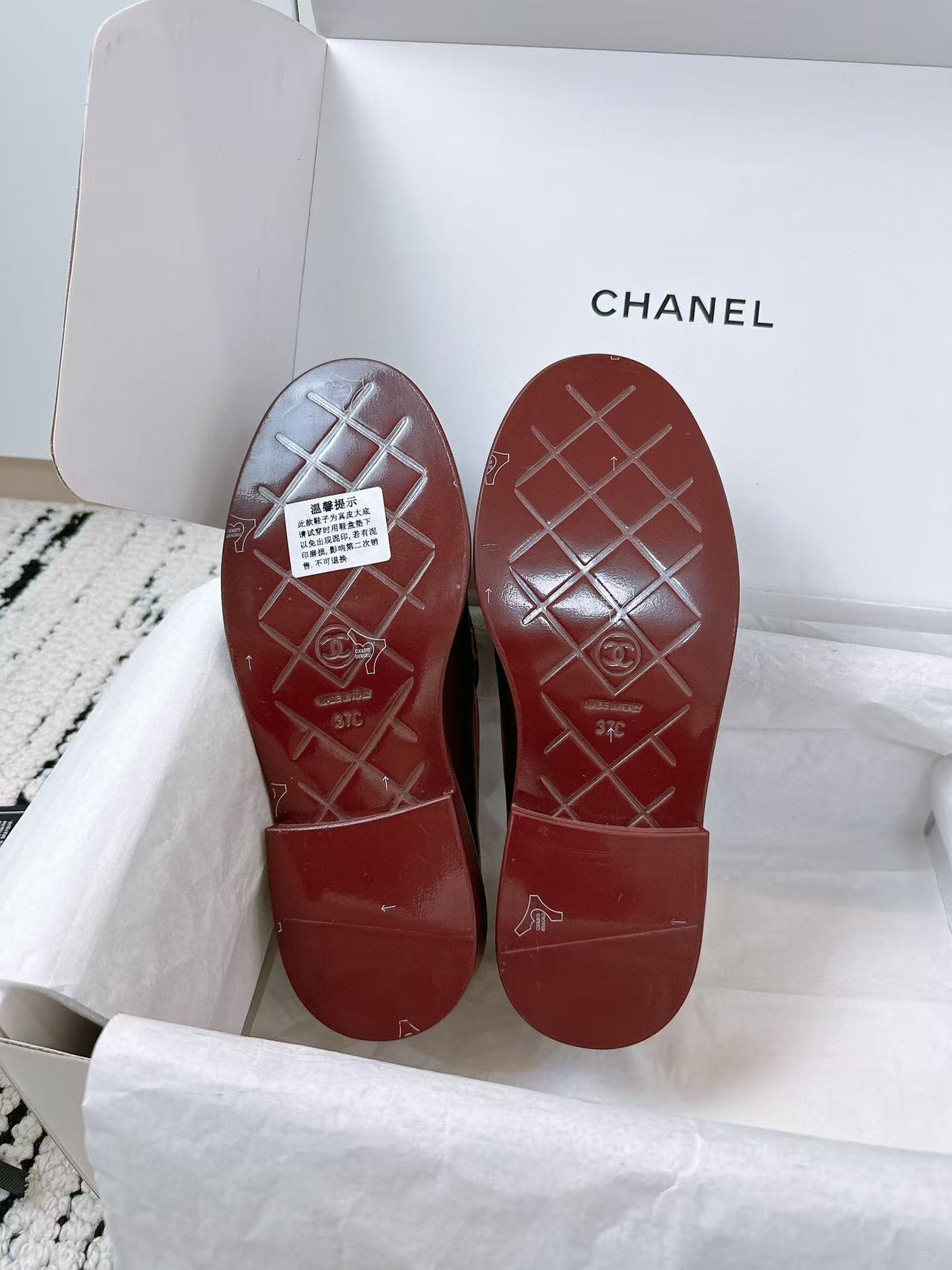 CC QUILTED FLAP LOAFERS IN BURGUNDY RED CALFSKIN GOLD HARDWARE - 35