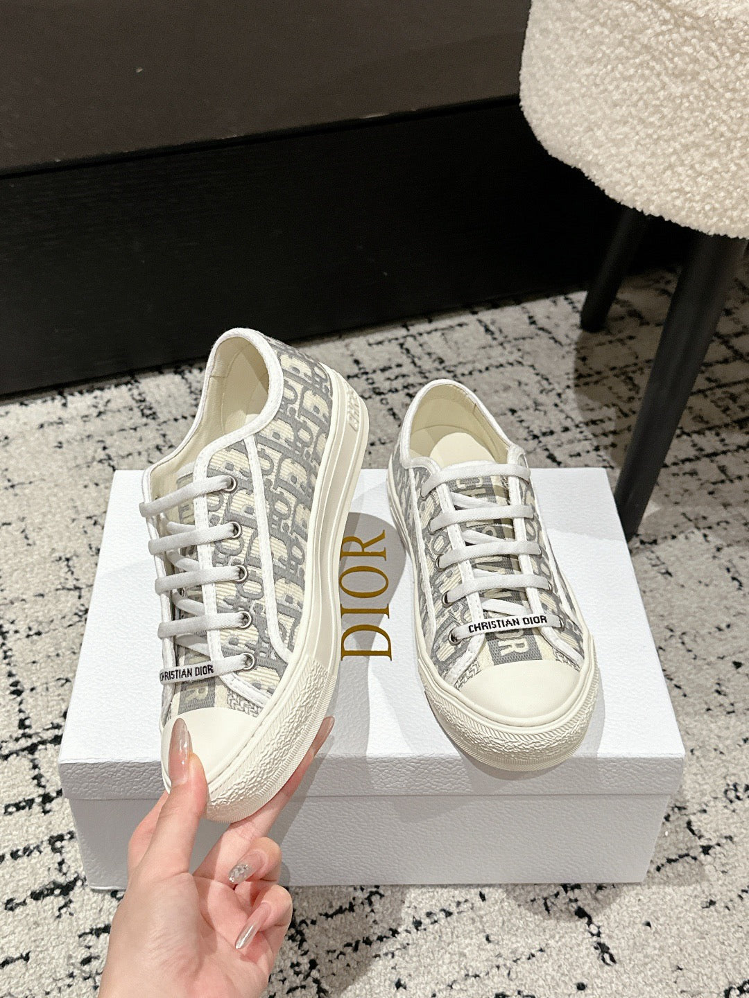 CD WALK'N SNEAKER IN GRAY EMBROIDERED COTTON - 35
