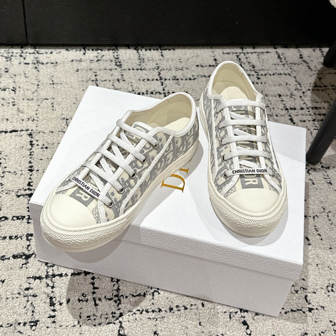 CD WALK'N SNEAKER IN GRAY EMBROIDERED COTTON - 35