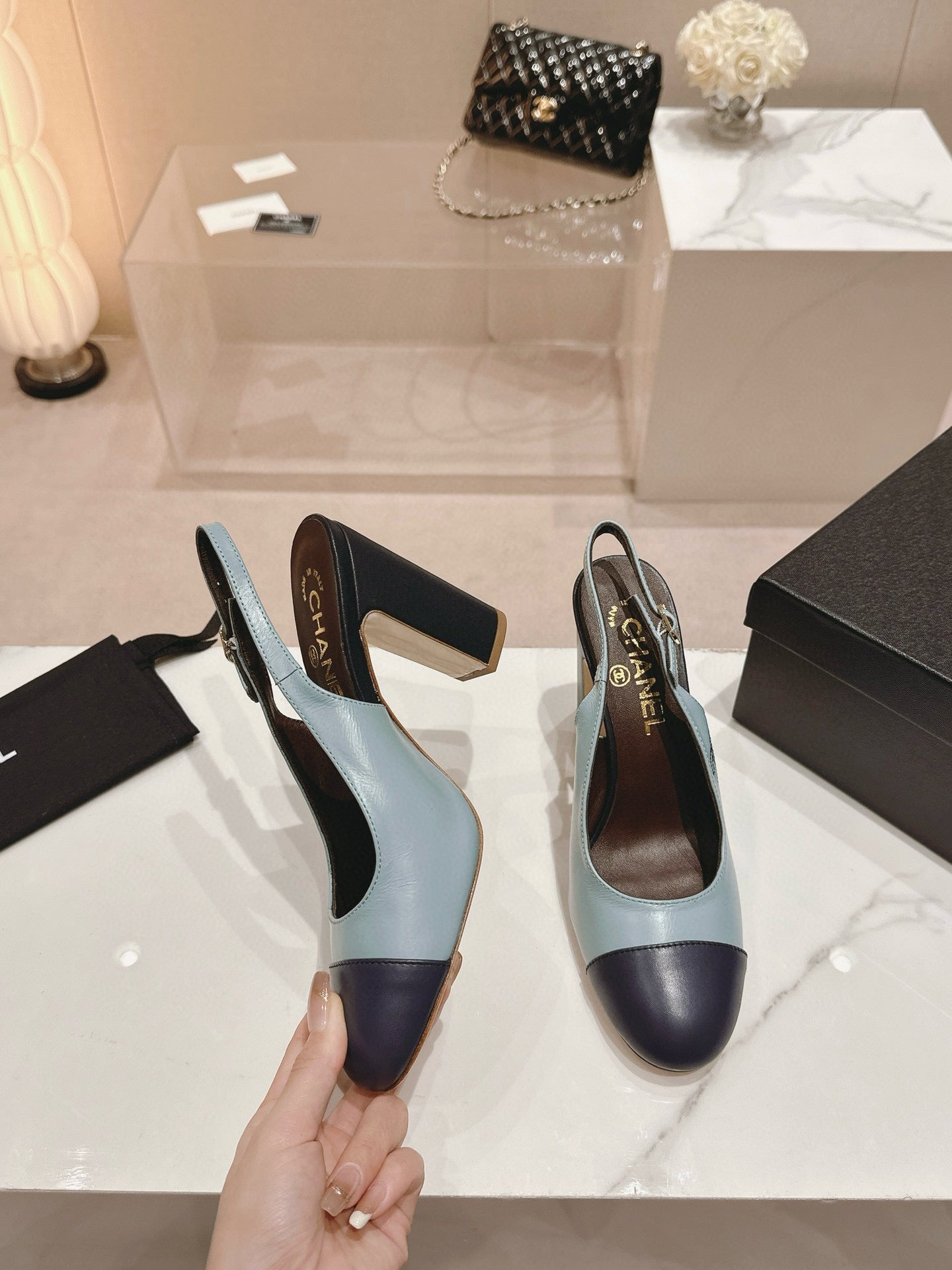 CC SLINGBACK PUMPS IN BLUE AND BLACK CALFSKIN - 35