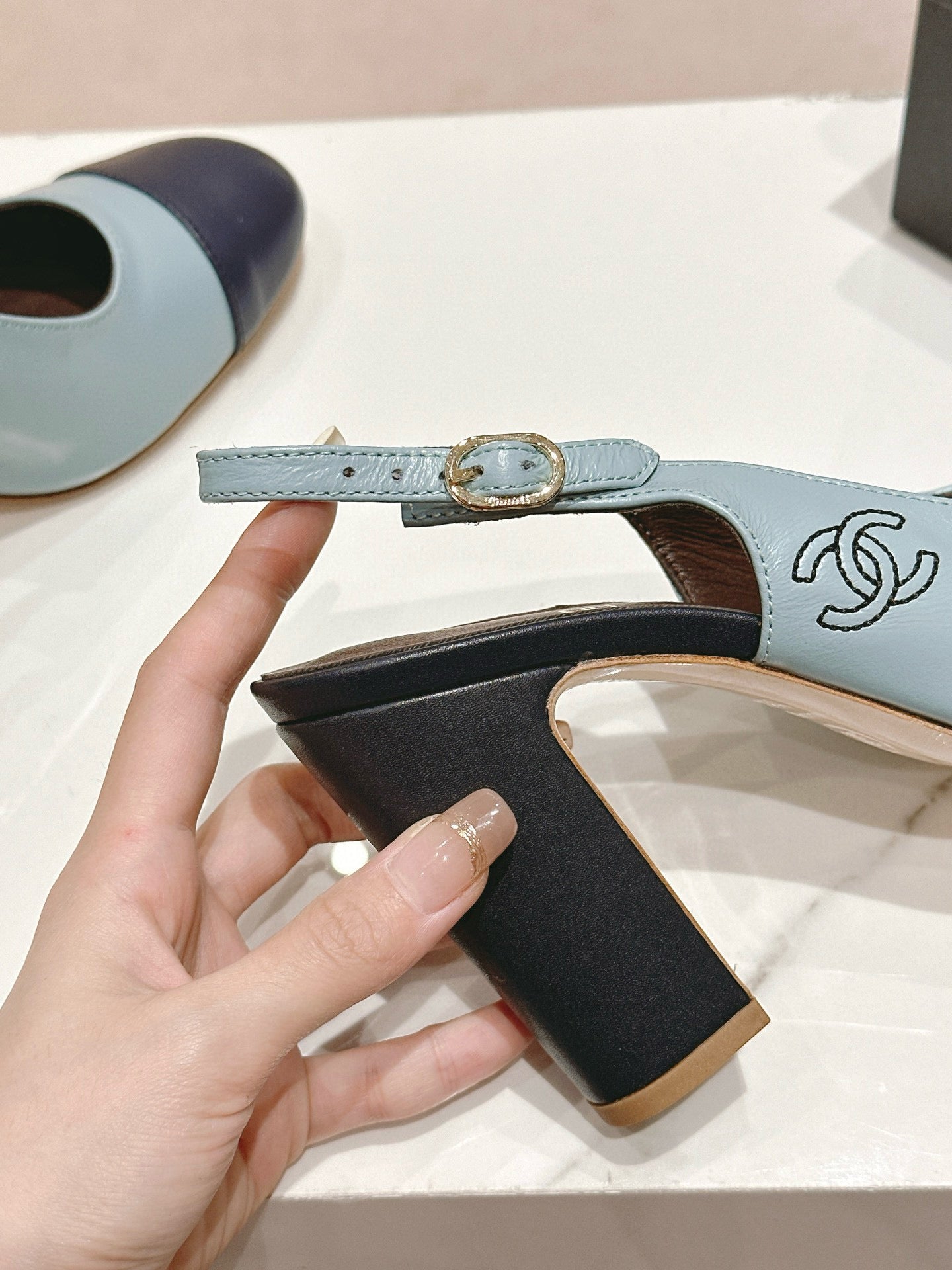 CC SLINGBACK PUMPS IN BLUE AND BLACK CALFSKIN - 35