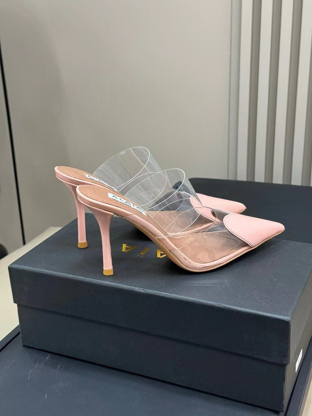 ALAIA HIGH MULES IN LIGHT PINK PATENT CALFSKIN AND FILM - 35