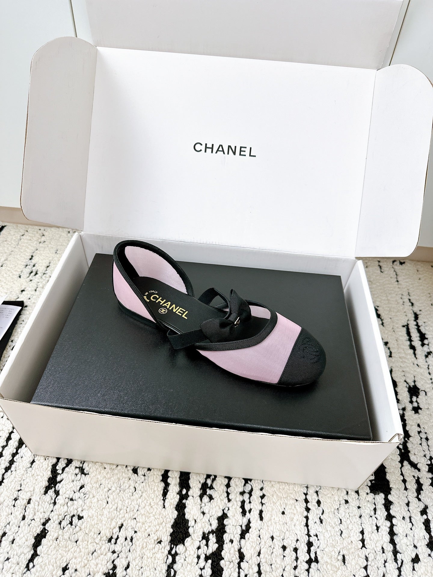 CC BOW BALLET FLATS IN PINK AND BLACK FABRIC - 34